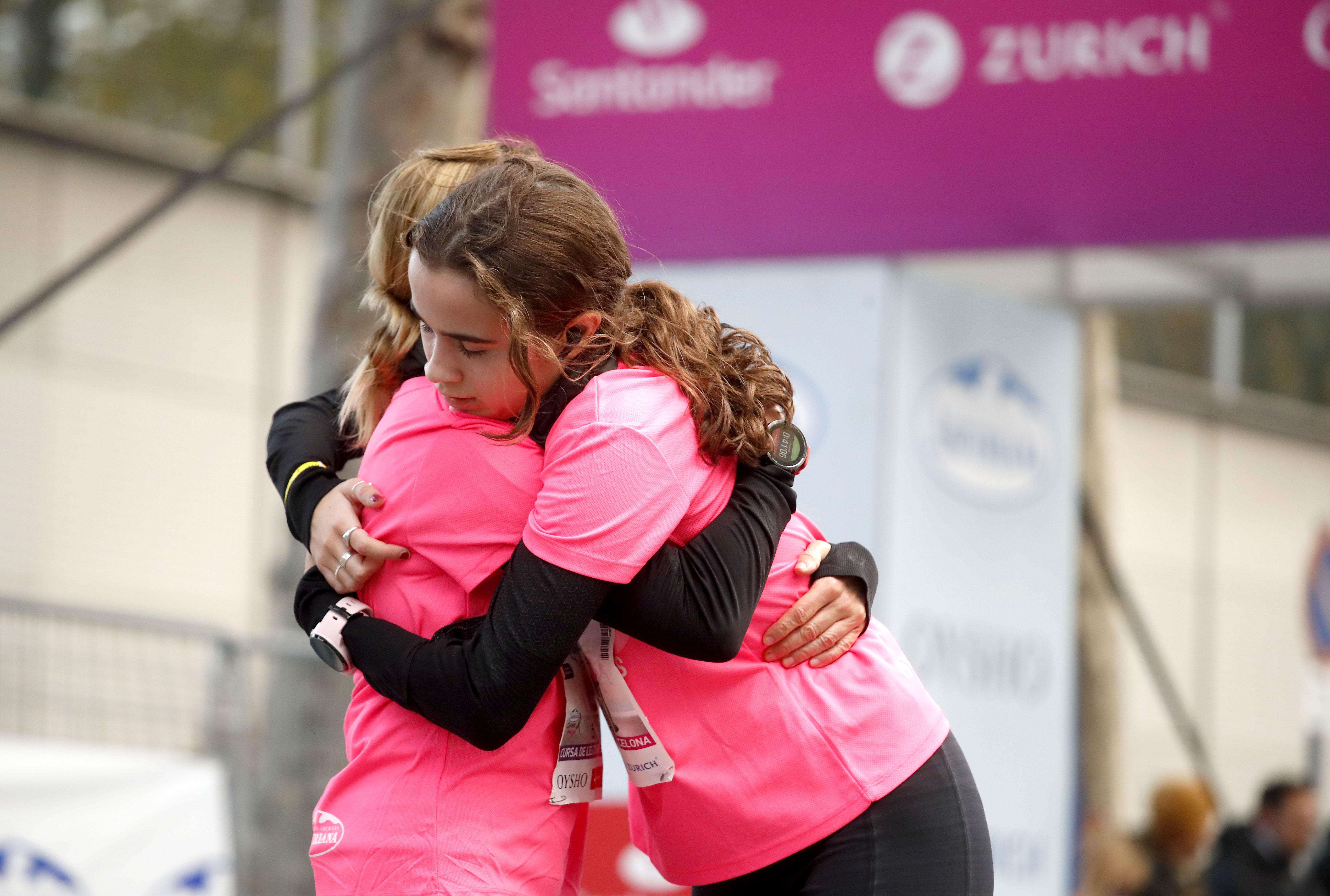 Las mejores fotos de la Carrera de la Mujer Central Lechera Asturiana Barcelona 2021 (LLEGADAS)