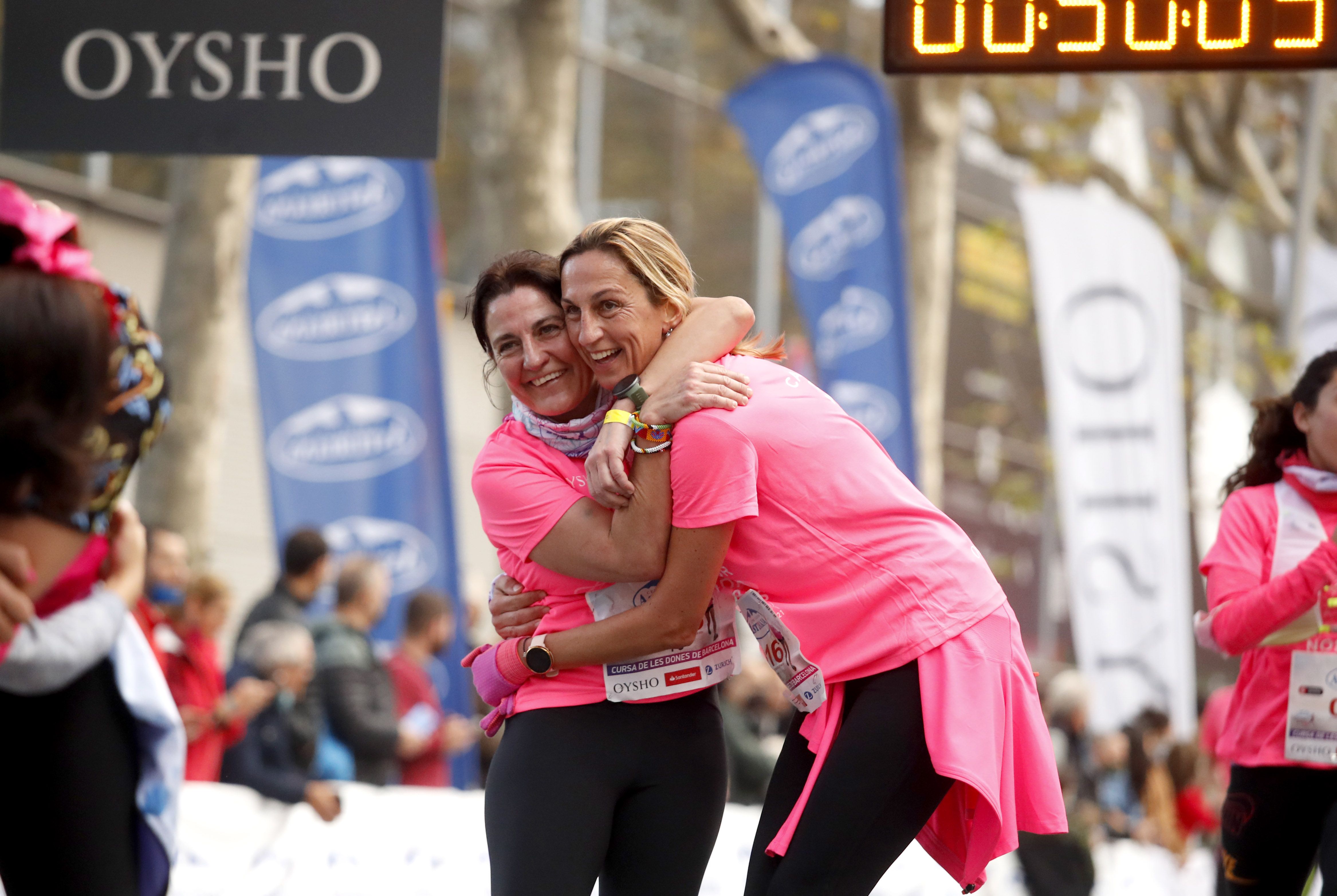 Las mejores fotos de la Carrera de la Mujer Central Lechera Asturiana Barcelona 2021 (LLEGADAS)