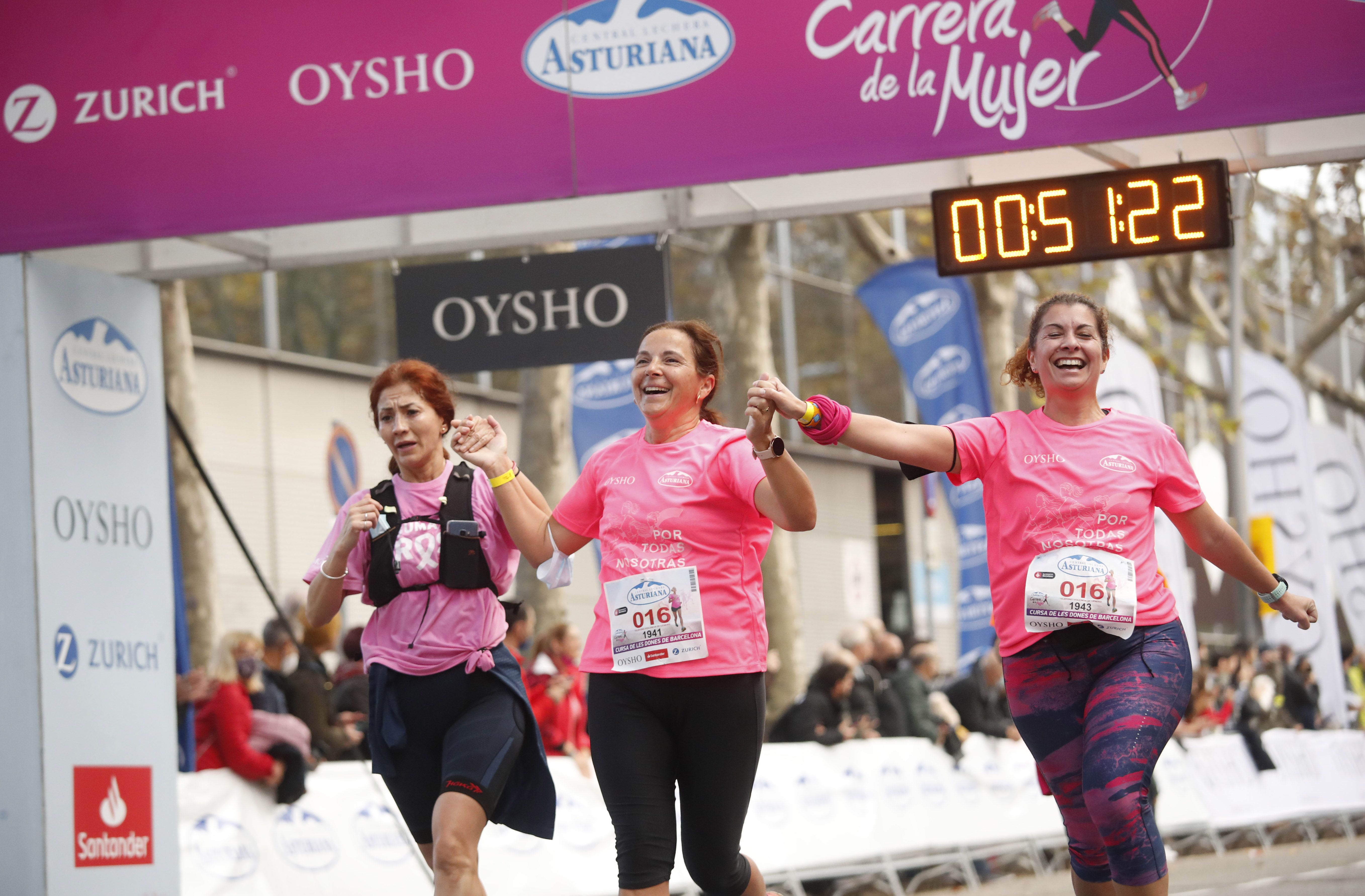 Las mejores fotos de la Carrera de la Mujer Central Lechera Asturiana Barcelona 2021 (LLEGADAS)