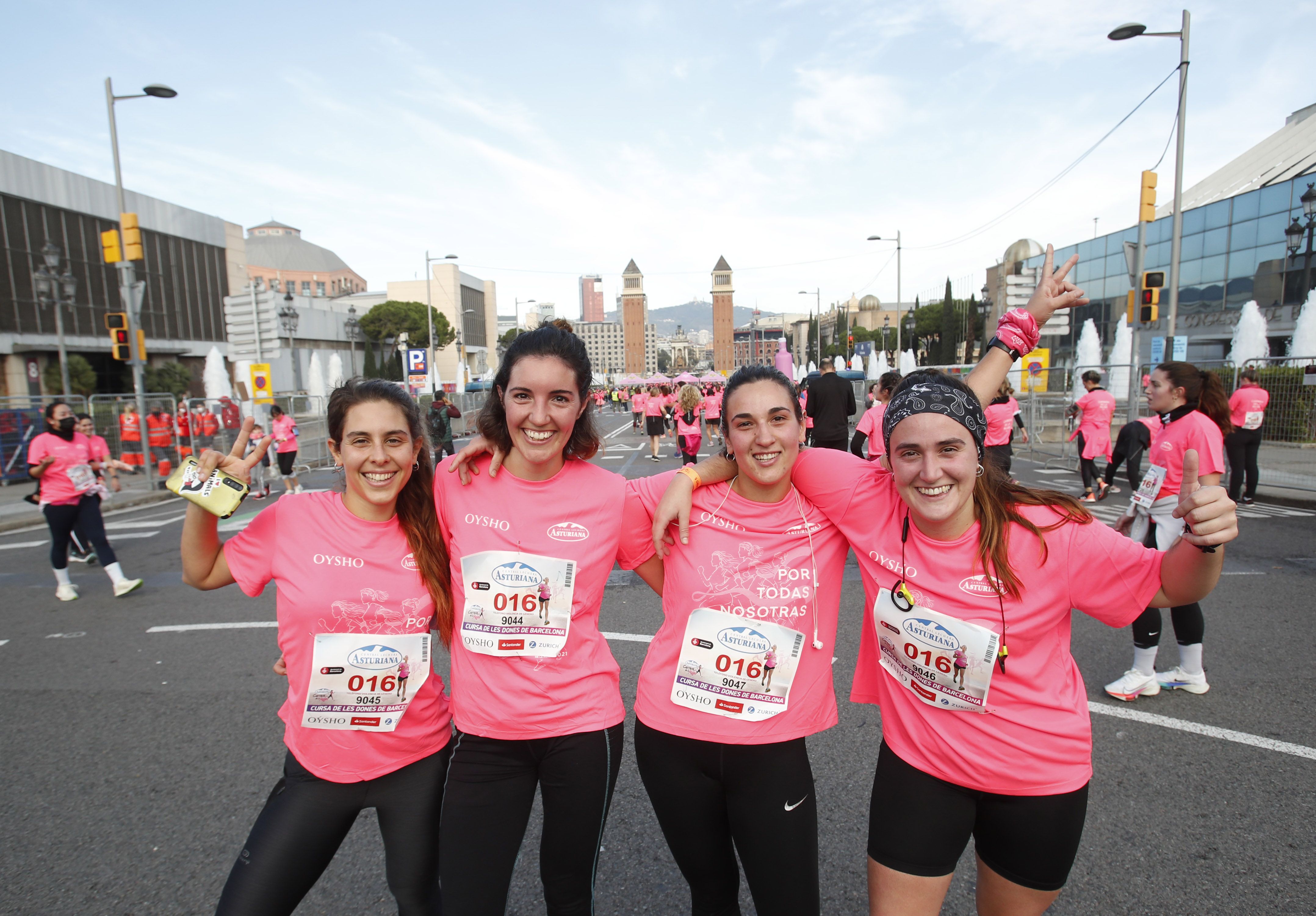 Las mejores fotos de la Carrera de la Mujer Central Lechera Asturiana Barcelona 2021 (LLEGADAS)