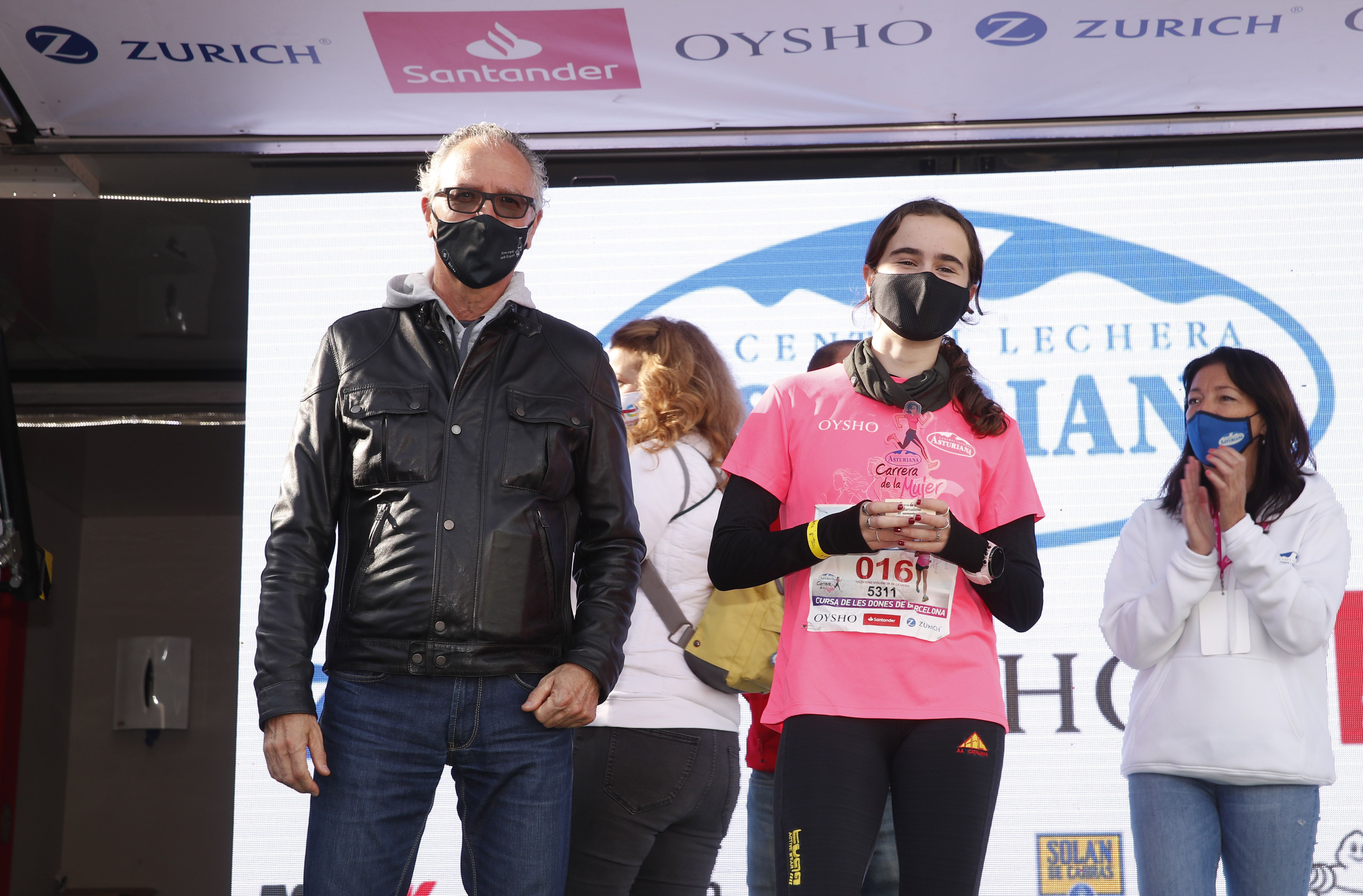 Las mejores fotos de la Carrera de la Mujer Central Lechera Asturiana Barcelona 2021 (CEREMONIAS DE PREMIACIÓN)