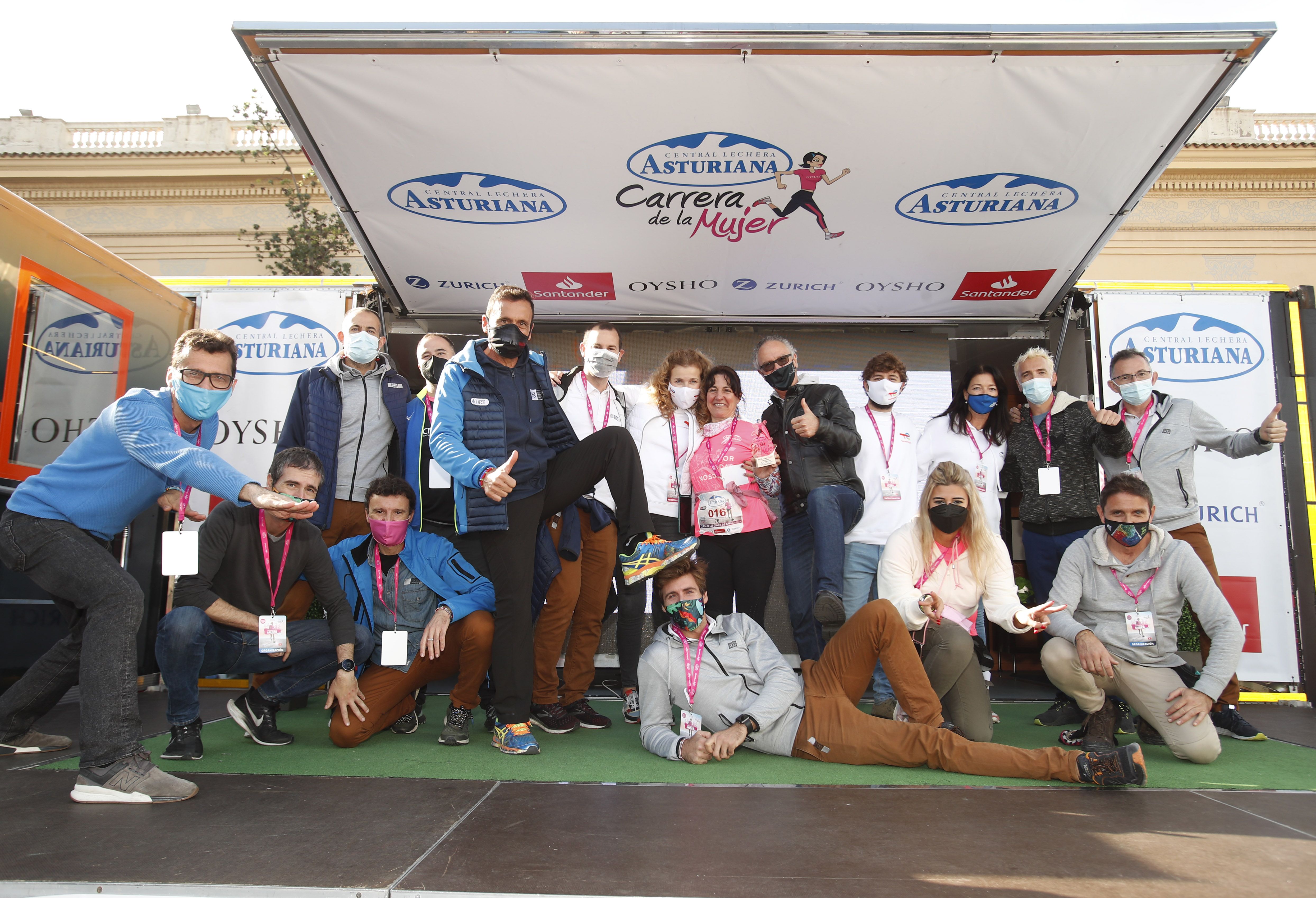 Las mejores fotos de la Carrera de la Mujer Central Lechera Asturiana Barcelona 2021 (CEREMONIAS DE PREMIACIÓN)