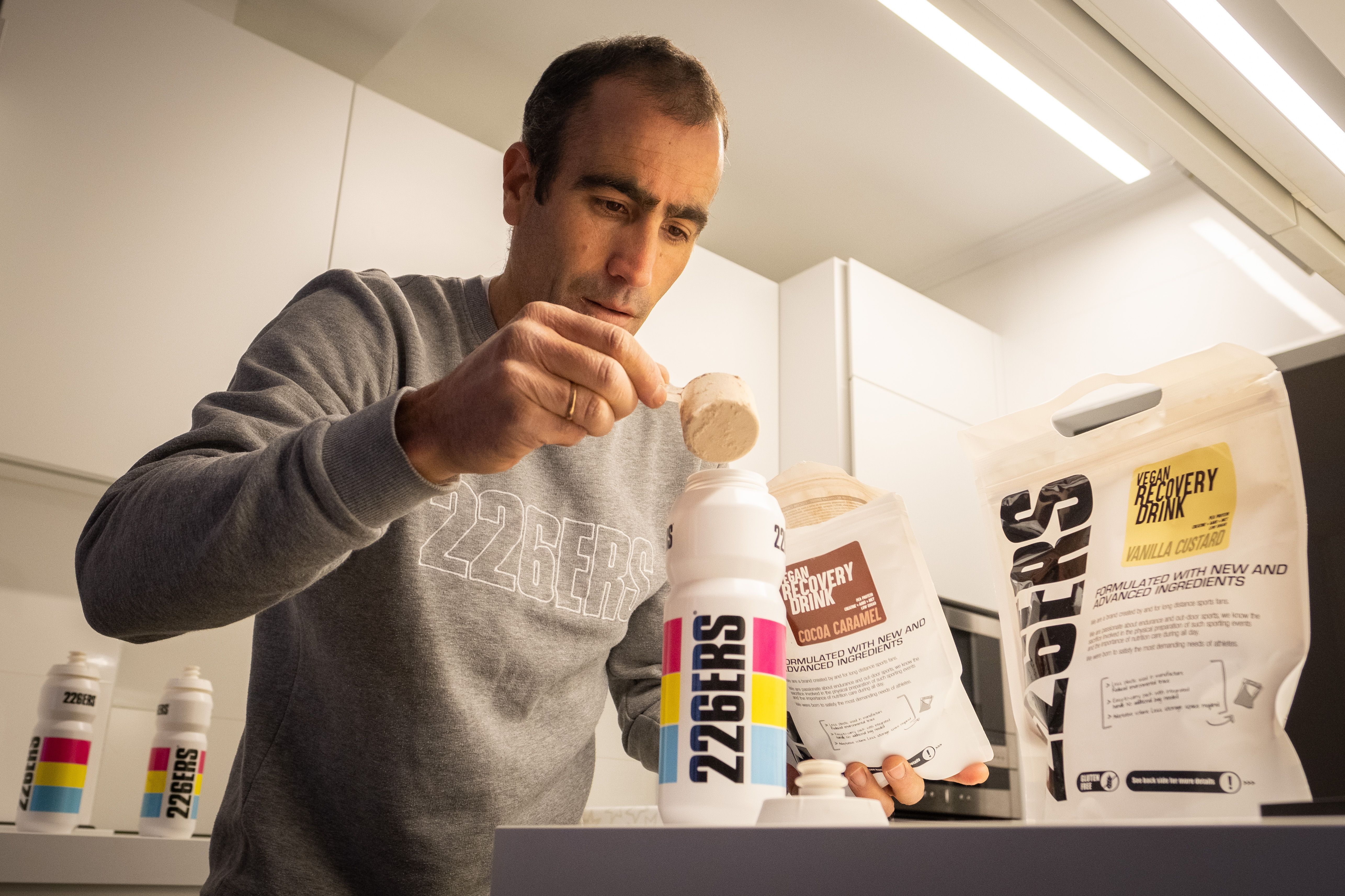 El triatleta Ekeno Llanos lleva una dieta vegana