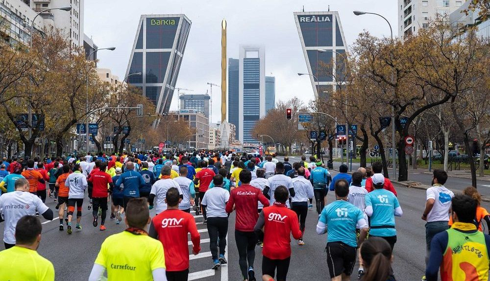 La parte alta del Paseo de la Castellana es el eje principal por el que transcurre la Carrera de las Empresas by Santander. | Last Lap