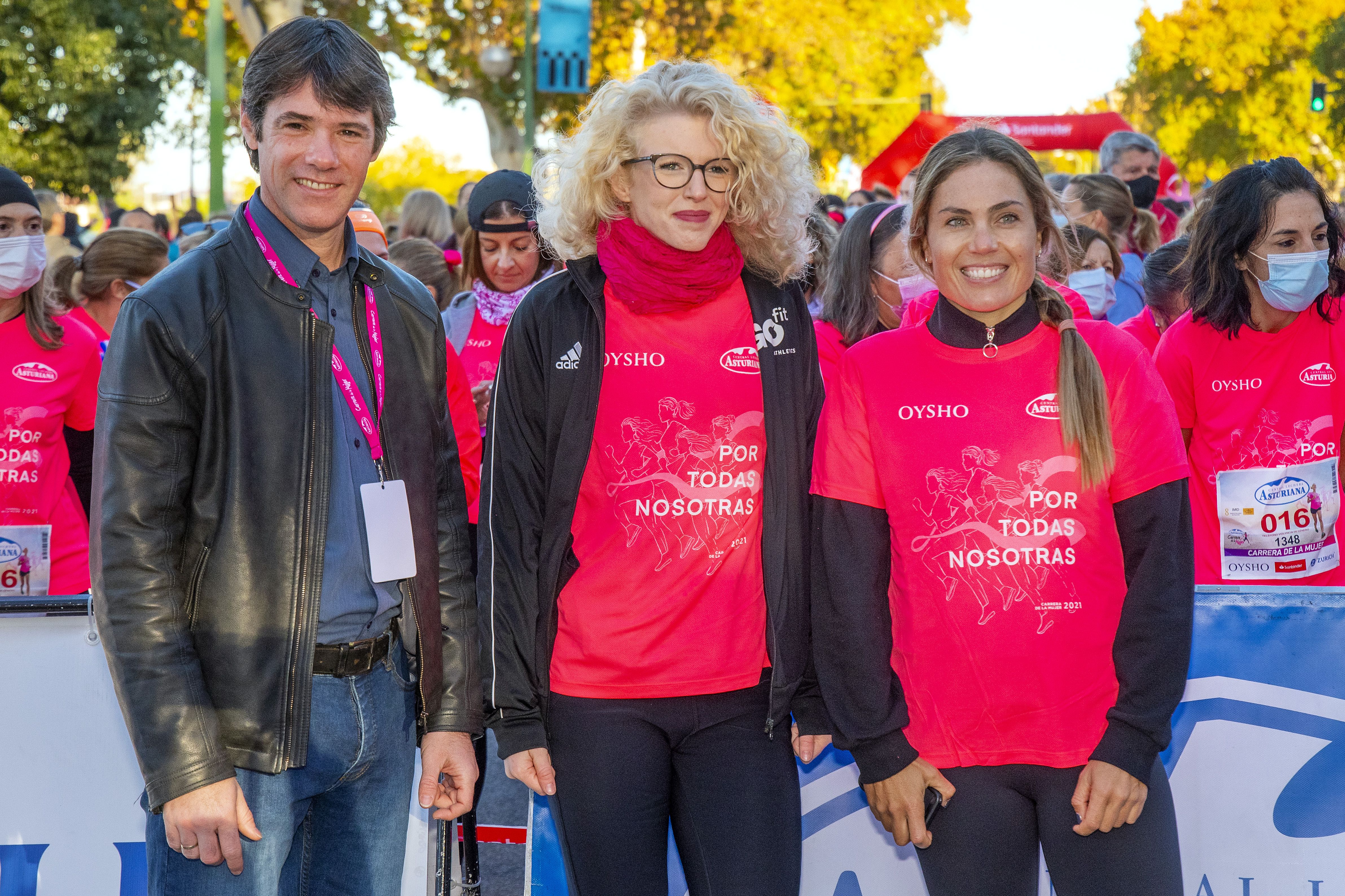 Las mejores fotos de la Carrera de la Mujer Central Lechera Asturiana Sevilla 2021 (HOMENAJES EN LA SALIDA)