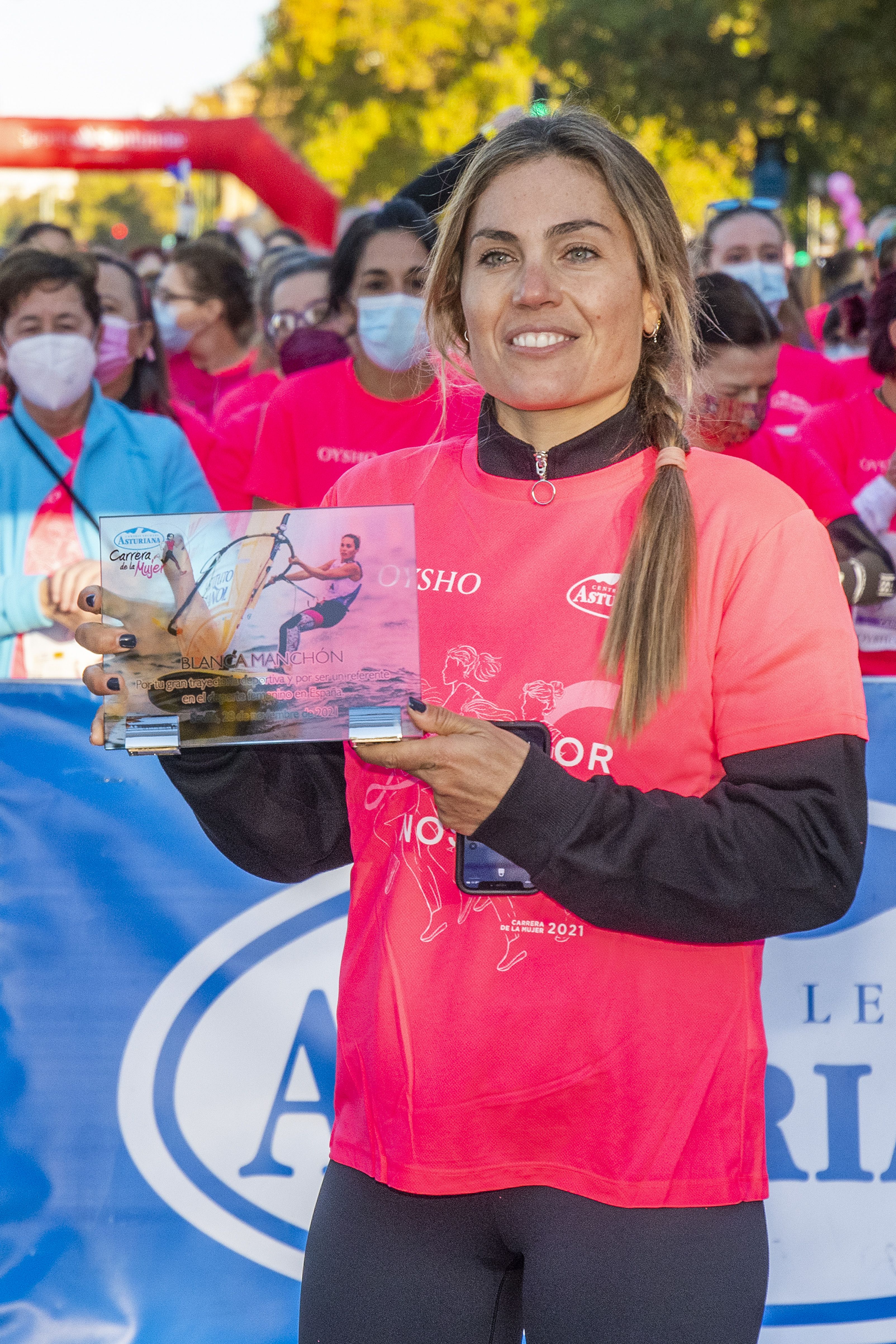 Las mejores fotos de la Carrera de la Mujer Central Lechera Asturiana Sevilla 2021 (HOMENAJES EN LA SALIDA)