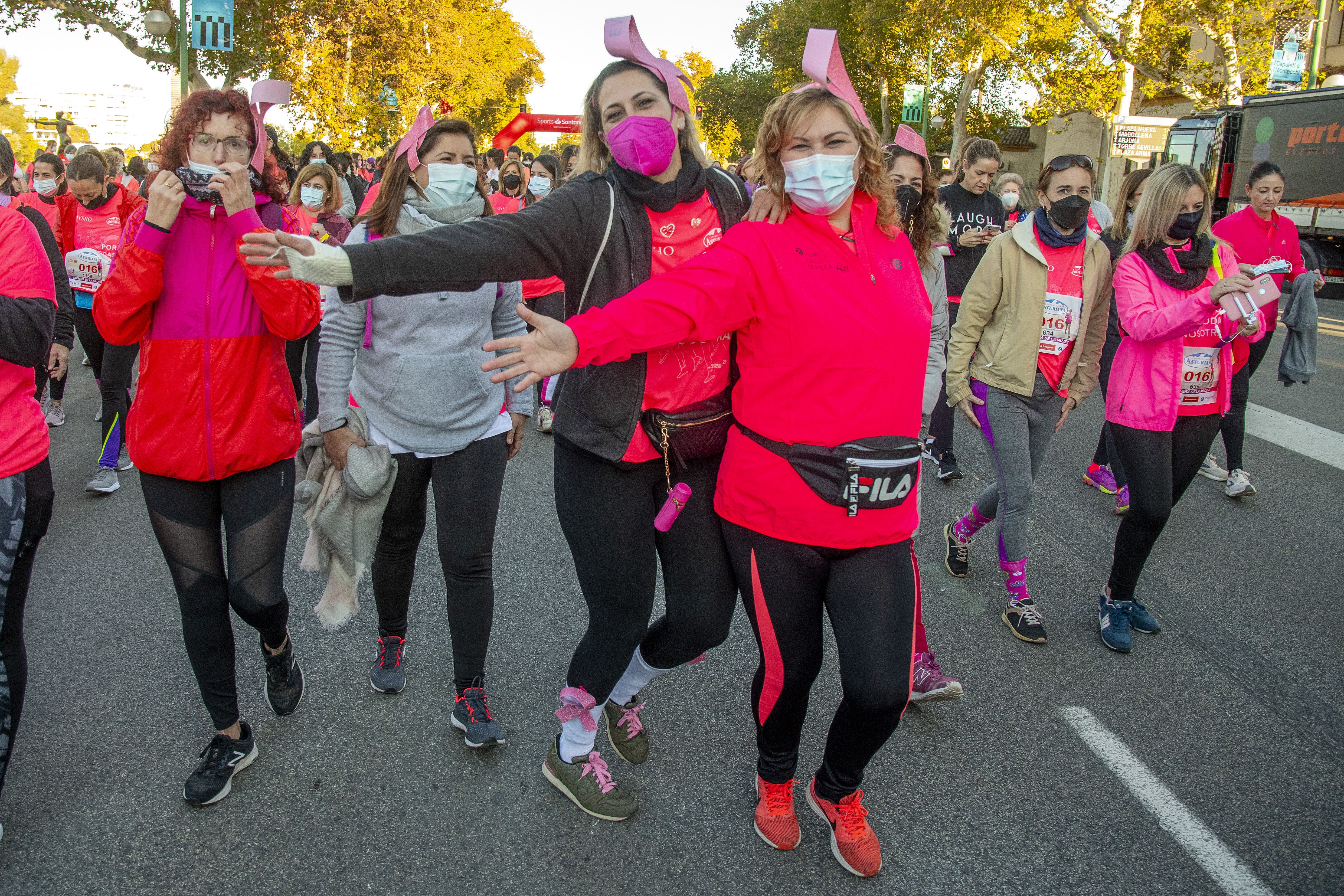 Las mejores fotos de la Carrera de la Mujer Central Lechera Asturiana Sevilla 2021 (SALIDA / GALERÍA 1)