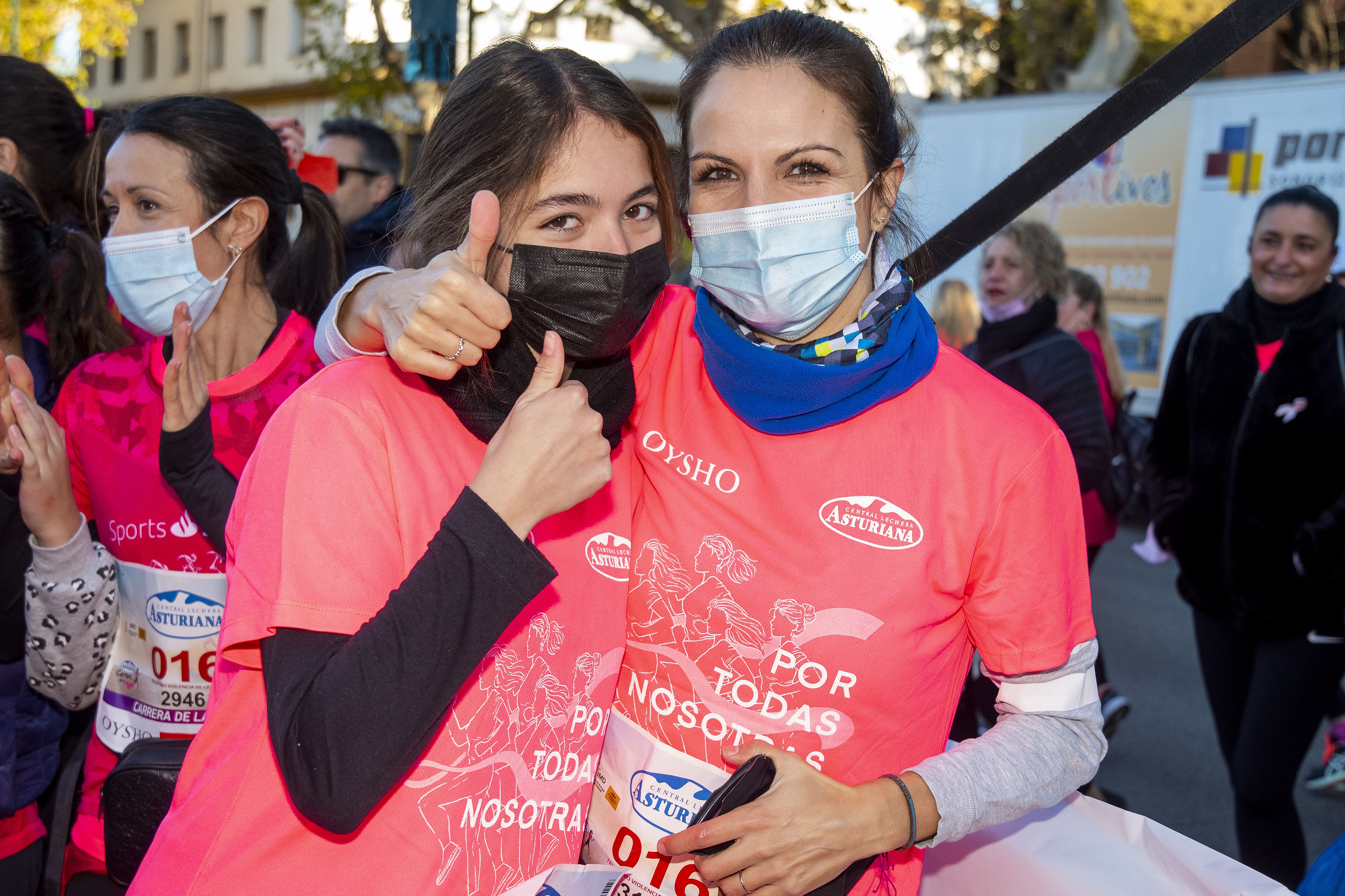 Las mejores fotos de la Carrera de la Mujer Central Lechera Asturiana Sevilla 2021 (SALIDA / GALERÍA 1)