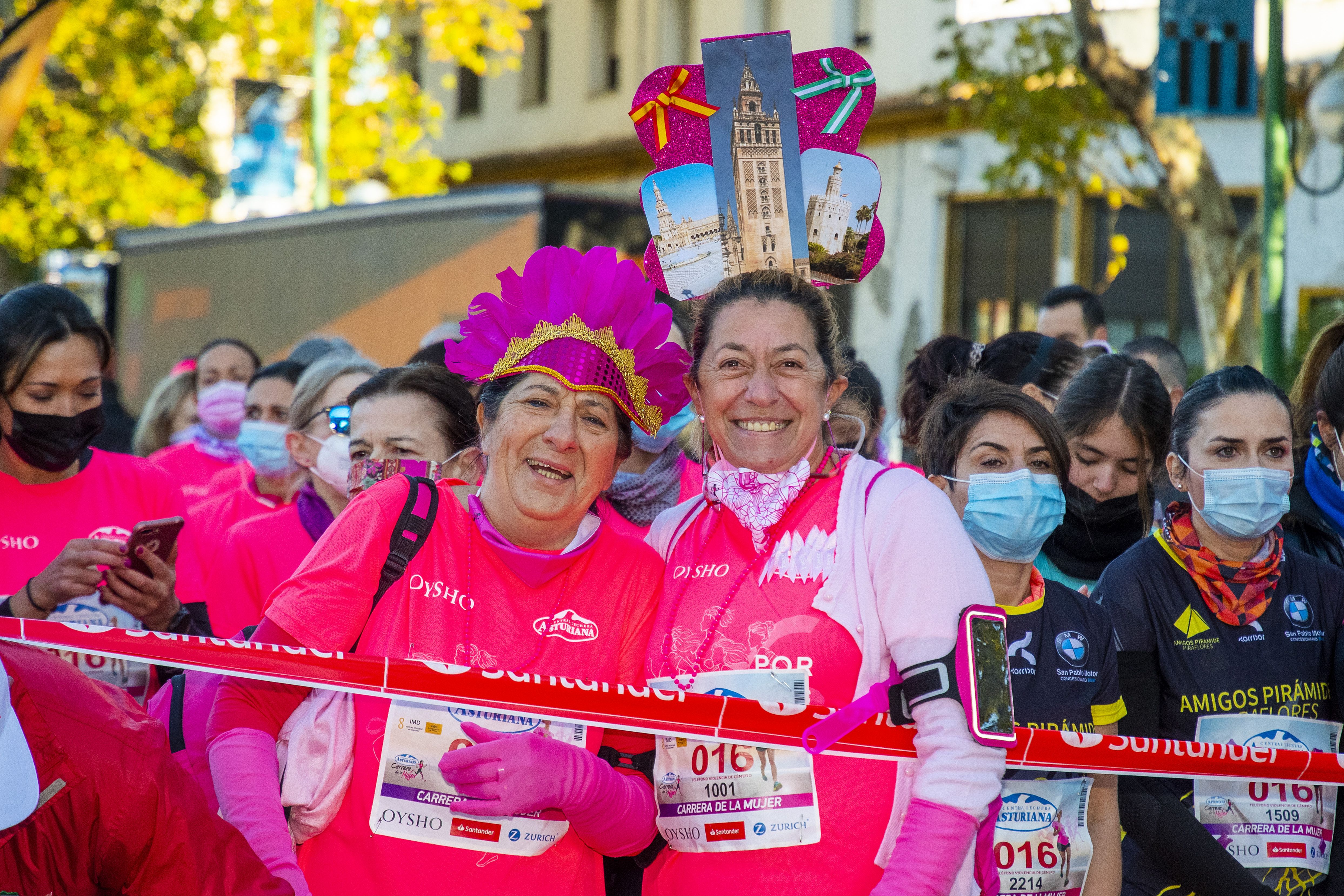 Las mejores fotos de la Carrera de la Mujer Central Lechera Asturiana Sevilla 2021 (SALIDA / GALERÍA 1)