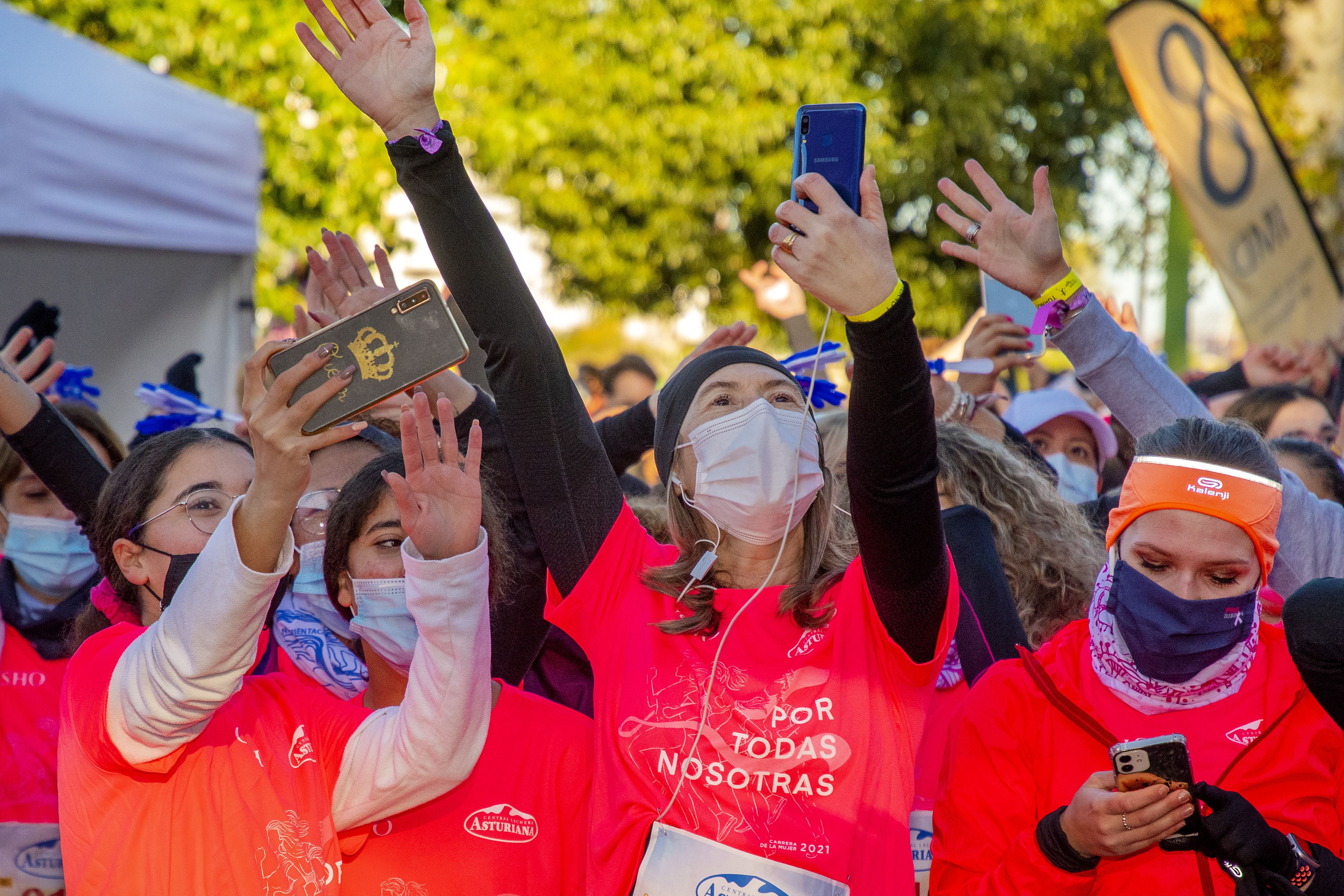 Las mejores fotos de la Carrera de la Mujer Central Lechera Asturiana Sevilla 2021 (SALIDA / GALERÍA 1)