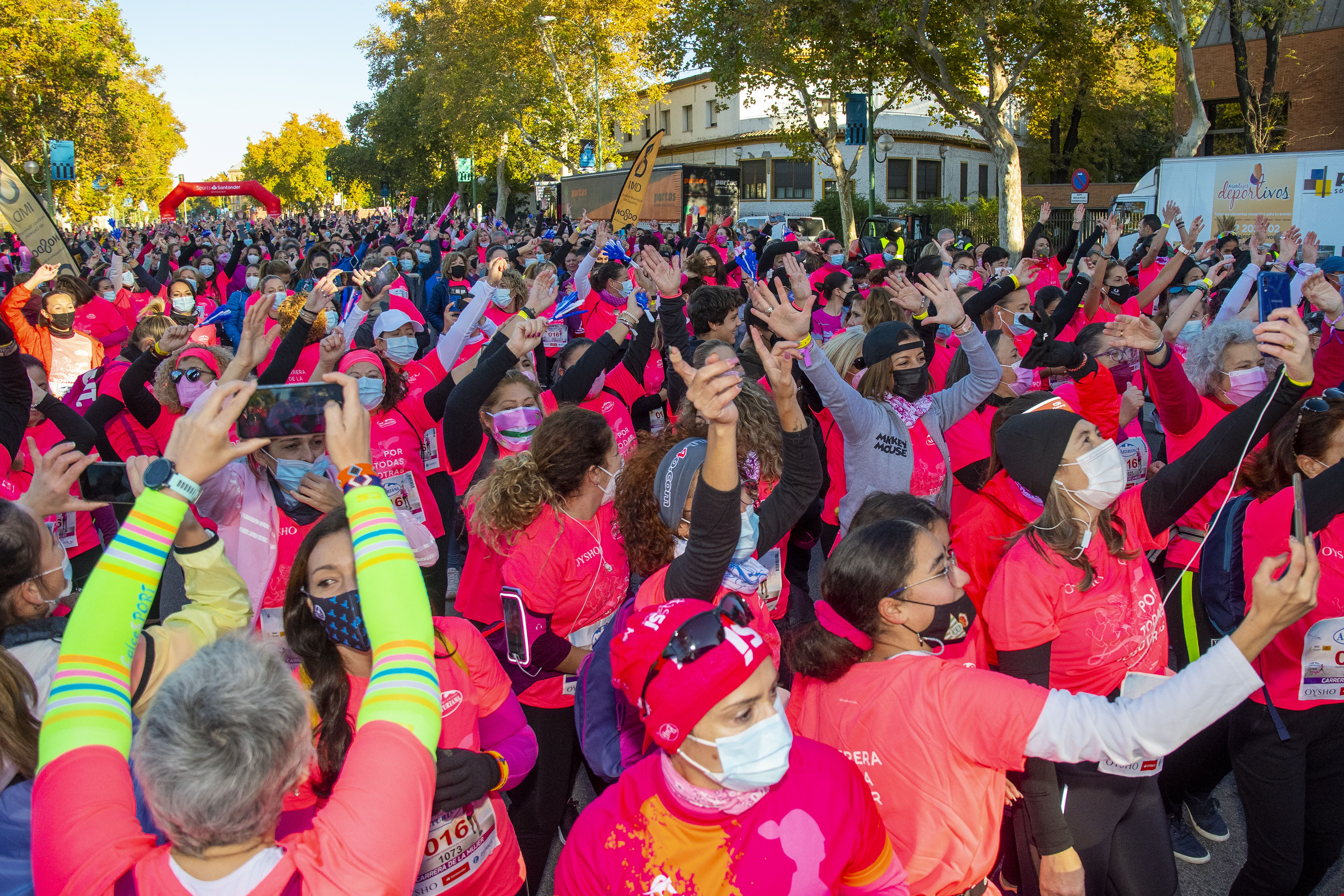 Las mejores fotos de la Carrera de la Mujer Central Lechera Asturiana Sevilla 2021 (SALIDA / GALERÍA 1)