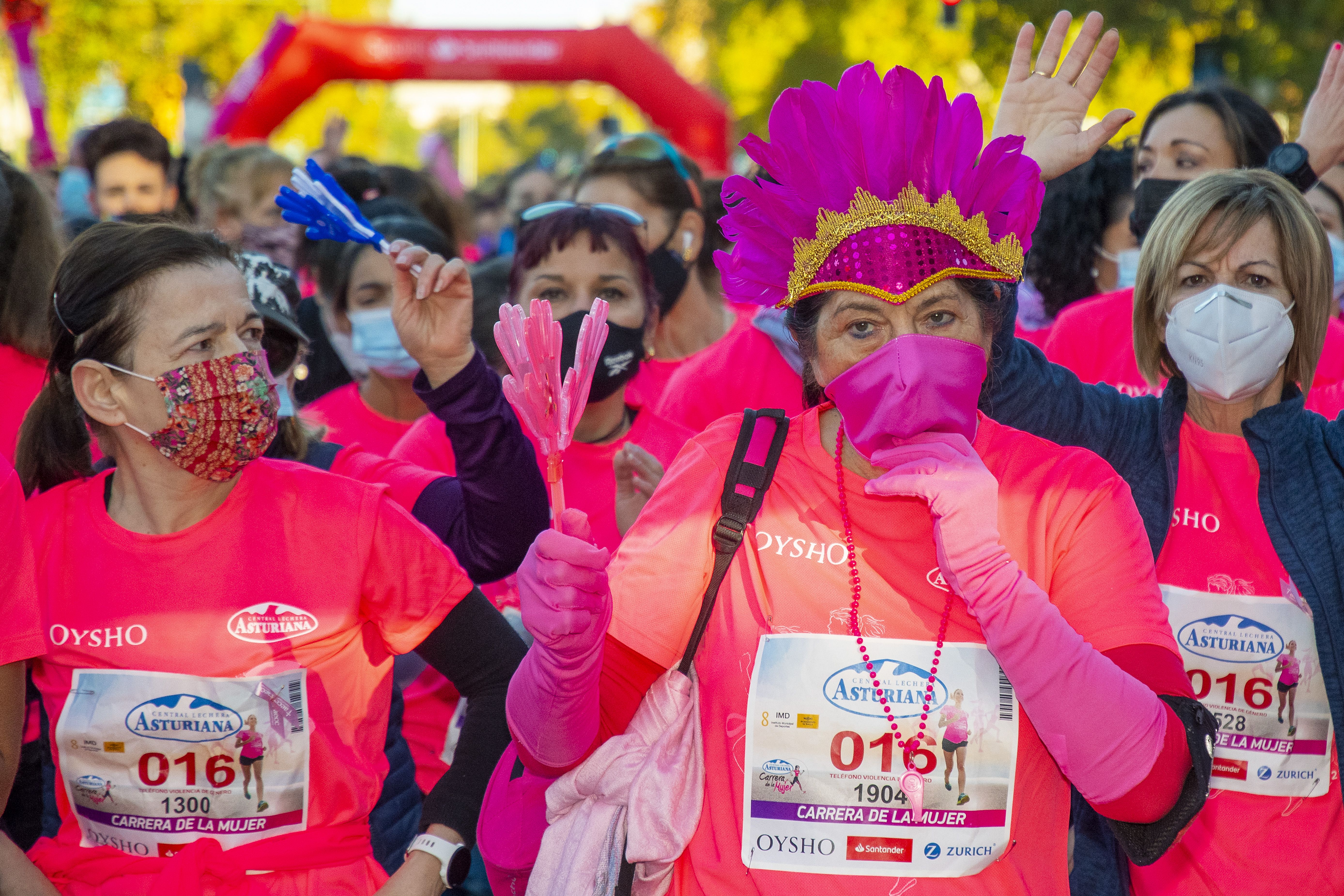 Las mejores fotos de la Carrera de la Mujer Central Lechera Asturiana Sevilla 2021 (SALIDA / GALERÍA 1)