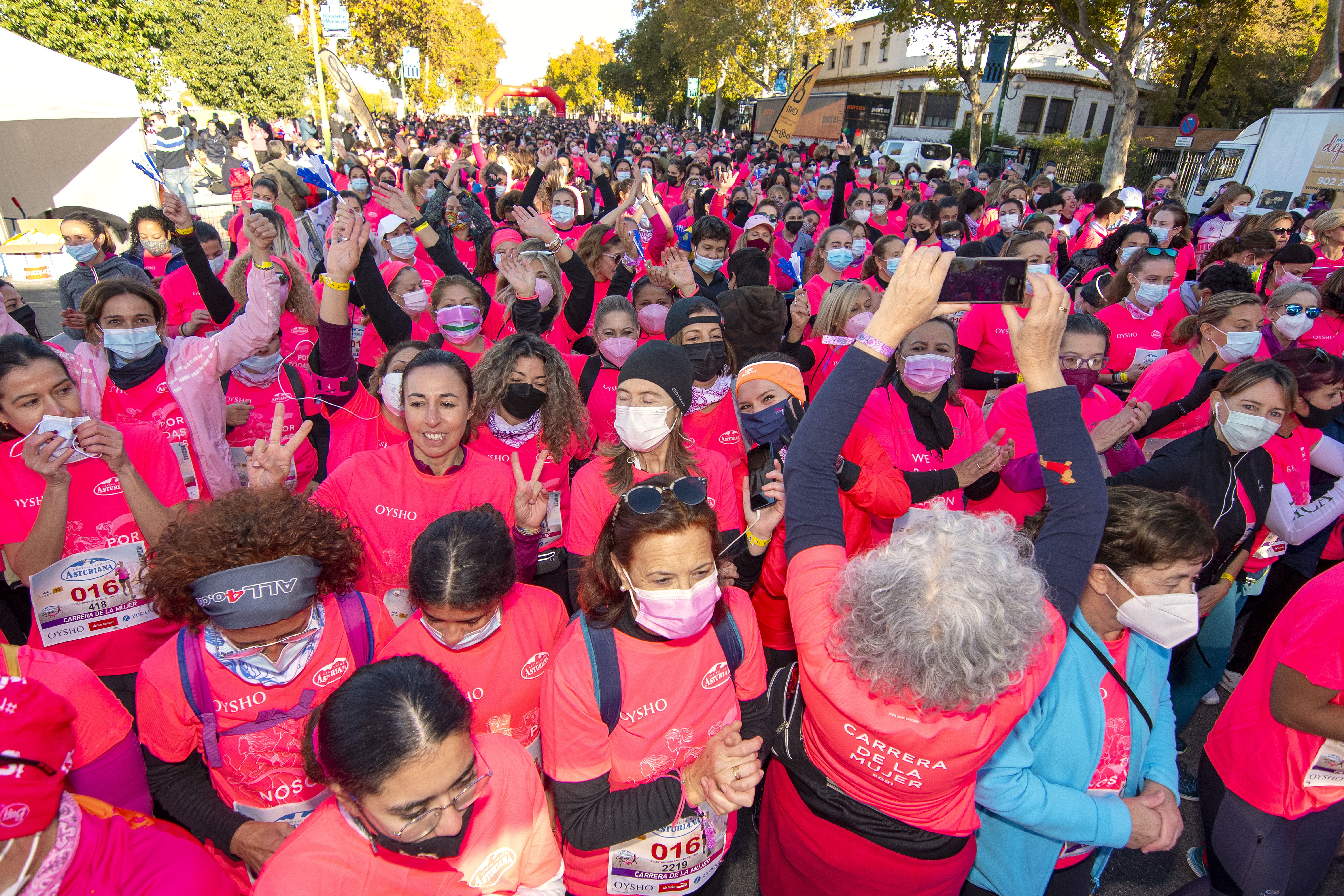 Las mejores fotos de la Carrera de la Mujer Central Lechera Asturiana Sevilla 2021 (SALIDA / GALERÍA 1)