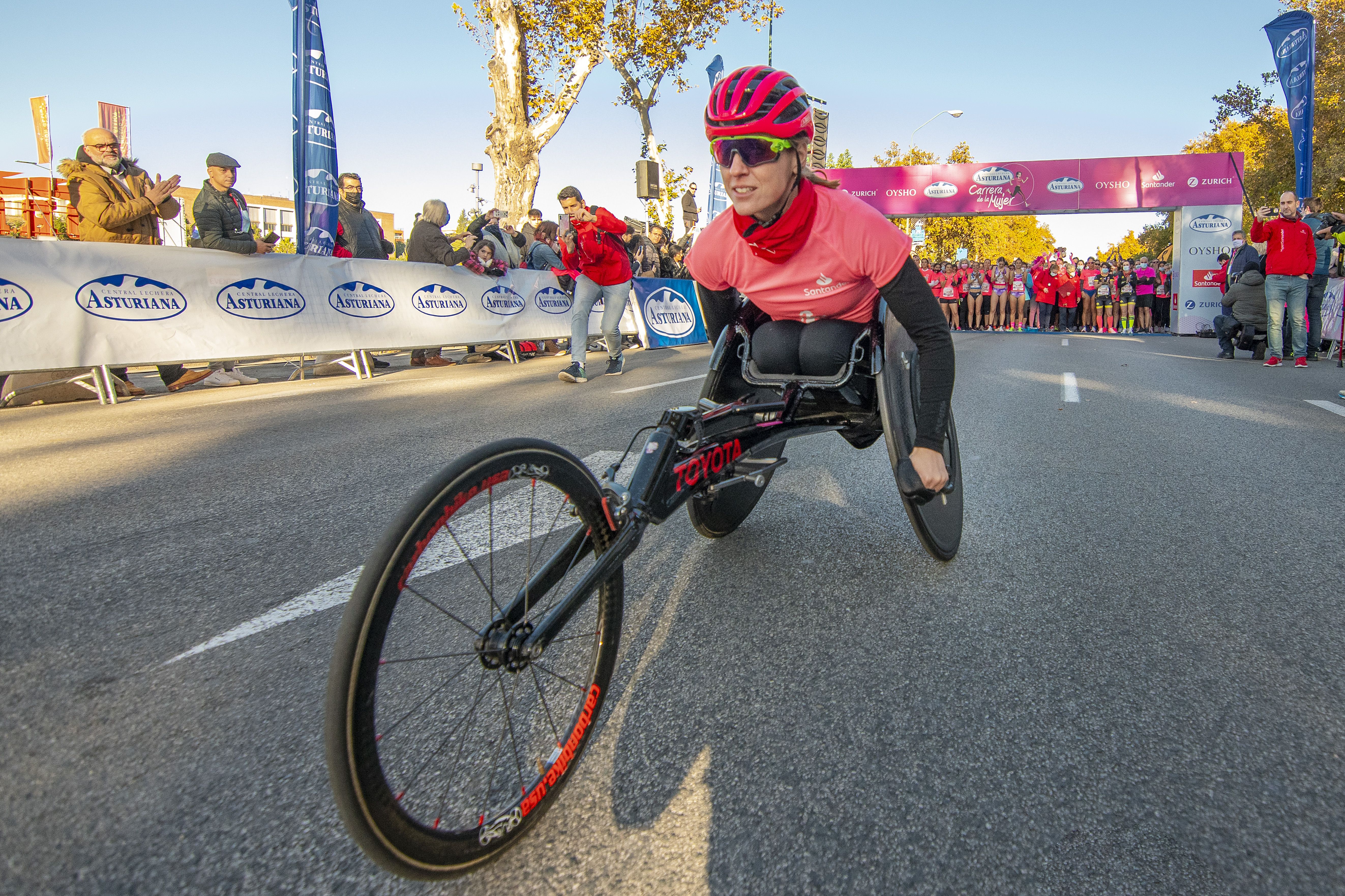 Las mejores fotos de la Carrera de la Mujer Central Lechera Asturiana Sevilla 2021 (SALIDA / GALERÍA 1)