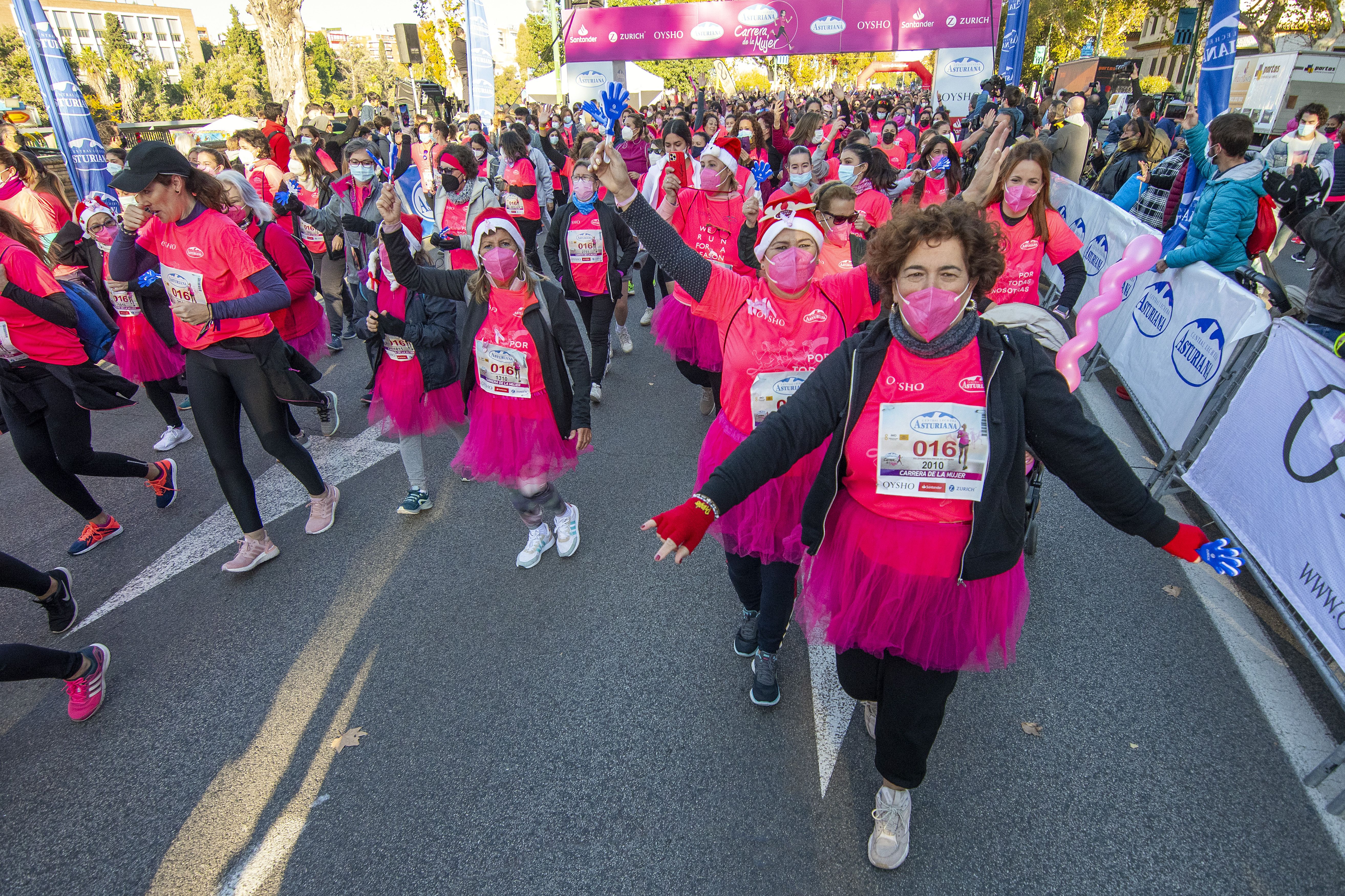 Las mejores fotos de la Carrera de la Mujer Central Lechera Asturiana Sevilla 2021 (SALIDA / GALERÍA 1)