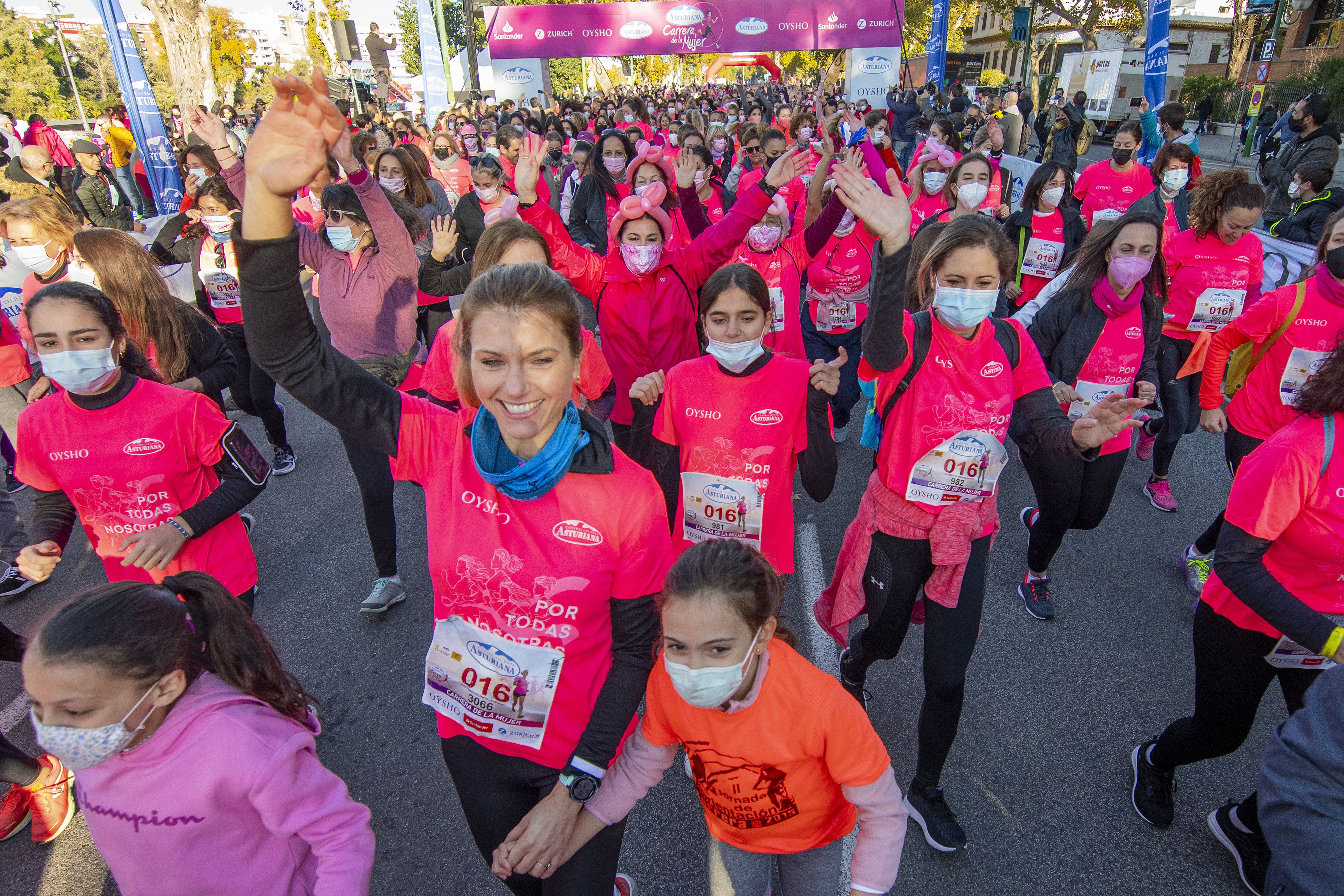 Las mejores fotos de la Carrera de la Mujer Central Lechera Asturiana Sevilla 2021 (SALIDA / GALERÍA 1)
