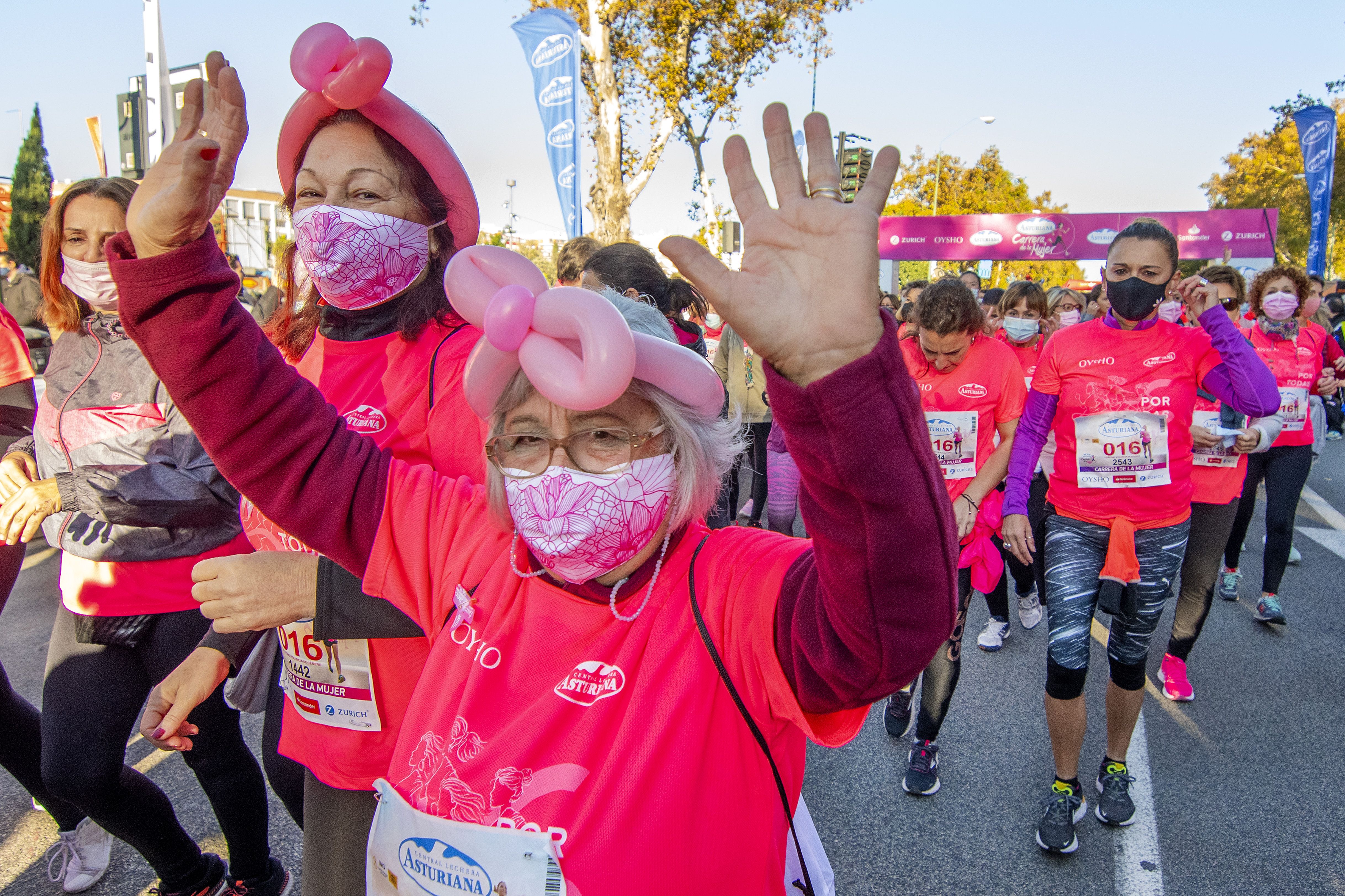 Las mejores fotos de la Carrera de la Mujer Central Lechera Asturiana Sevilla 2021 (SALIDA / GALERÍA 1)