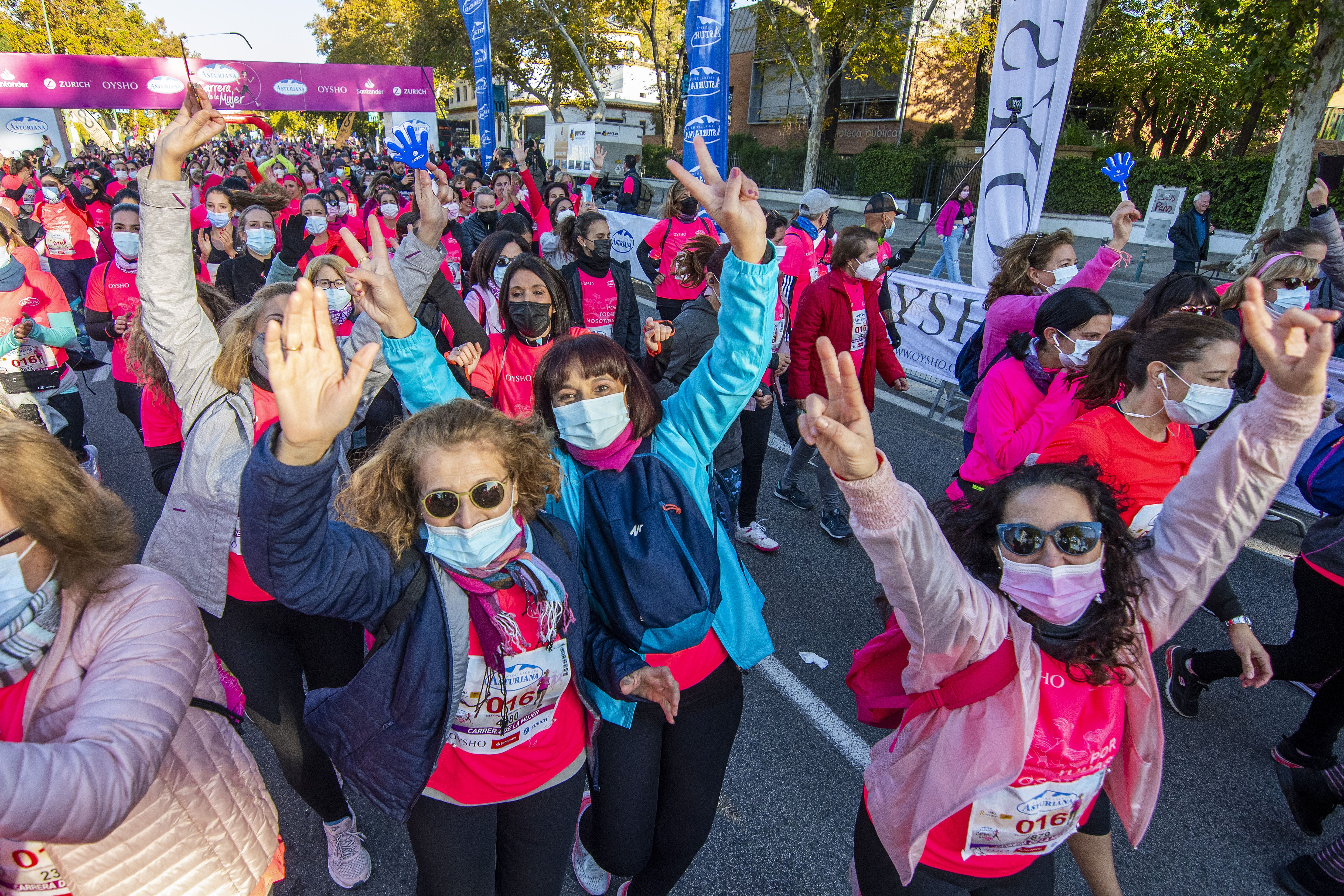 Las mejores fotos de la Carrera de la Mujer Central Lechera Asturiana Sevilla 2021 (SALIDA / GALERÍA 2)