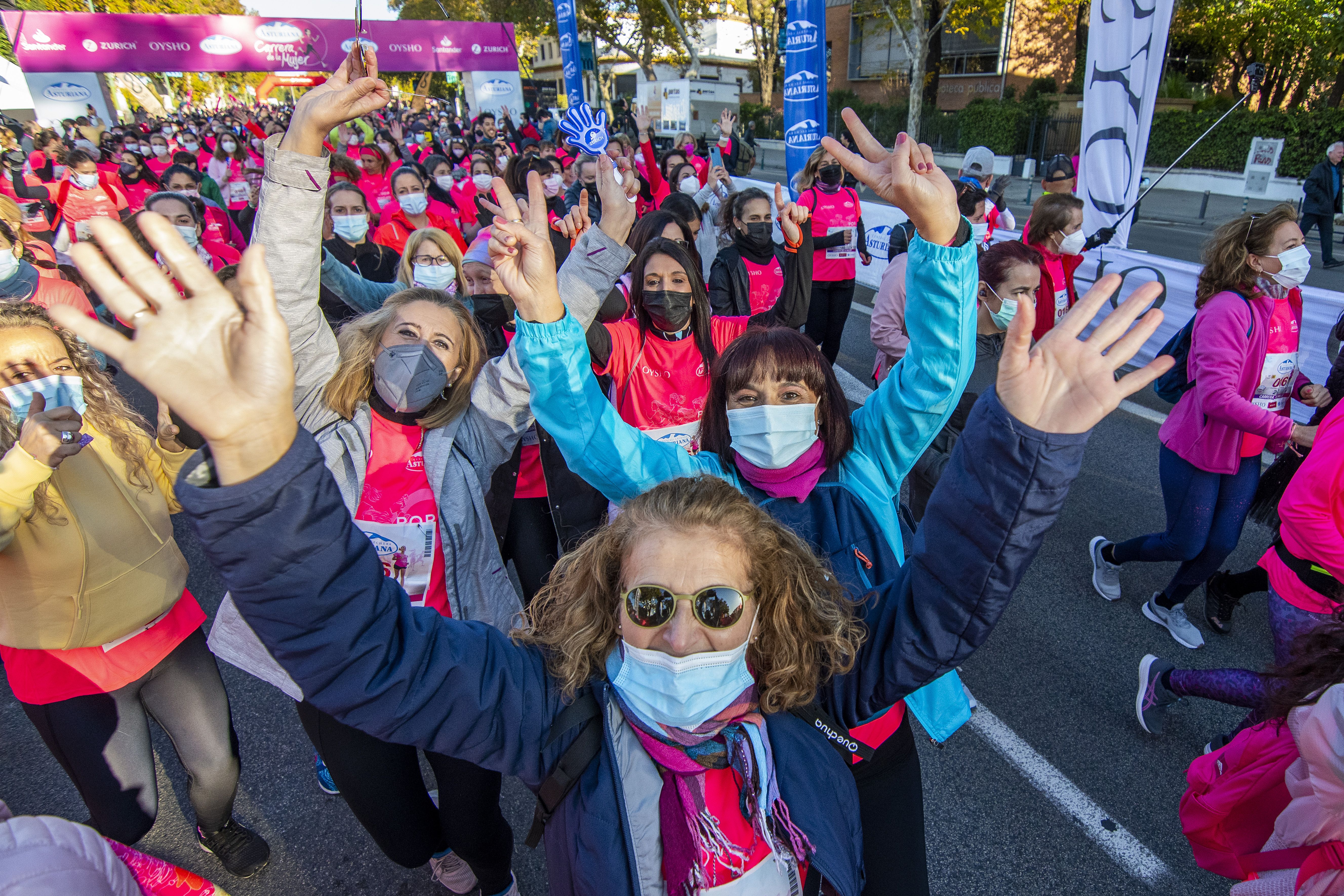 Las mejores fotos de la Carrera de la Mujer Central Lechera Asturiana Sevilla 2021 (SALIDA / GALERÍA 2)