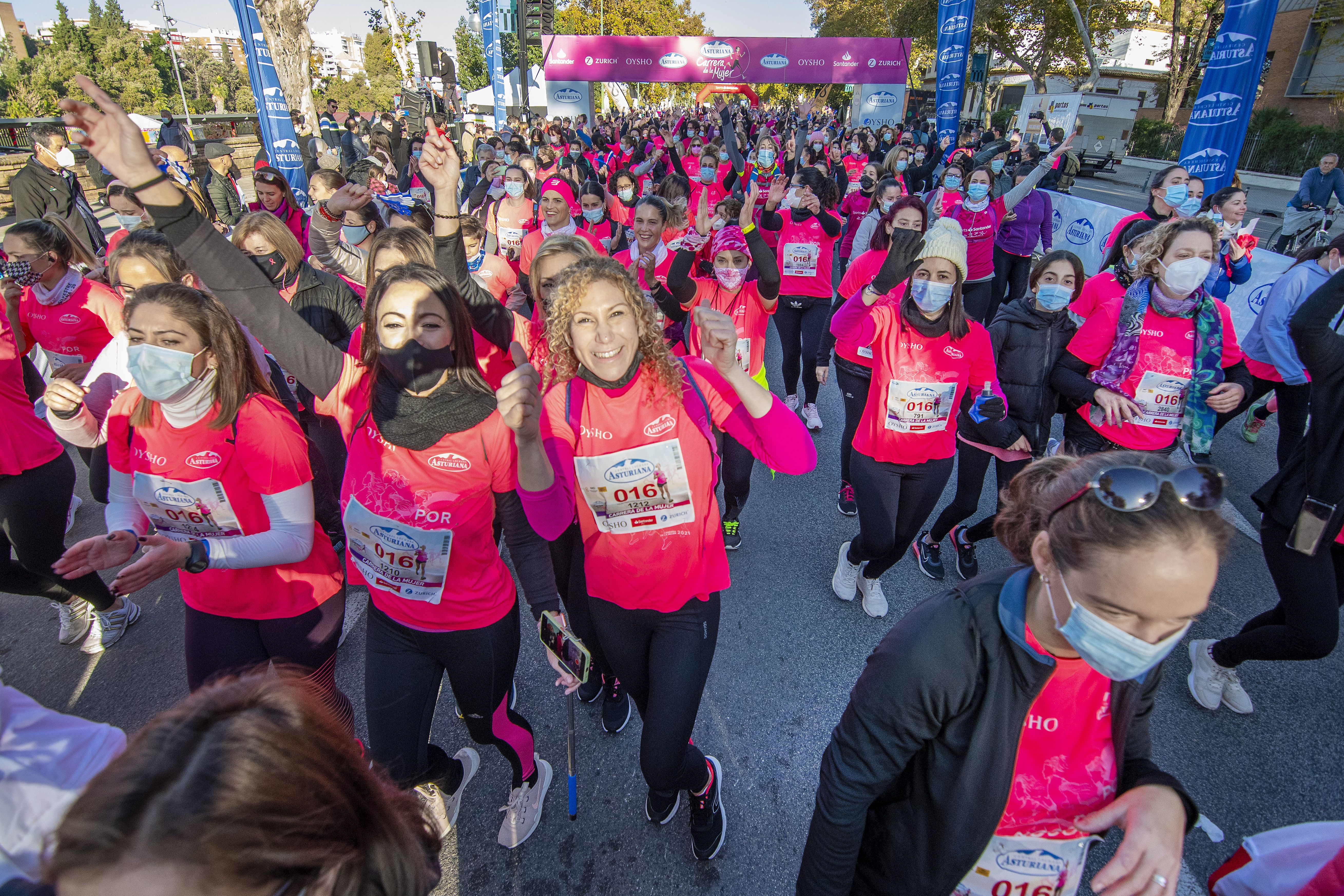 Las mejores fotos de la Carrera de la Mujer Central Lechera Asturiana Sevilla 2021 (SALIDA / GALERÍA 2)