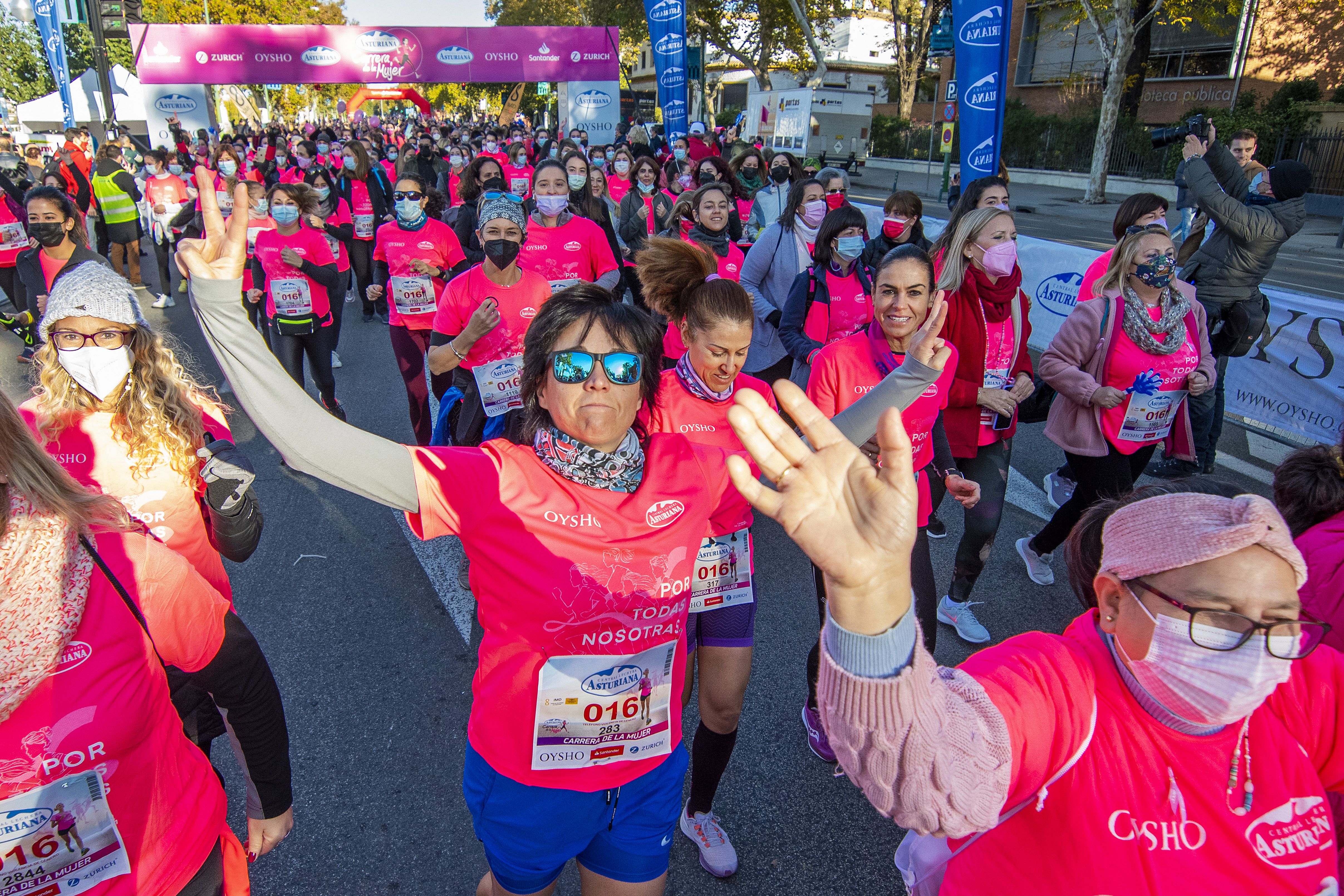 Las mejores fotos de la Carrera de la Mujer Central Lechera Asturiana Sevilla 2021 (SALIDA / GALERÍA 2)