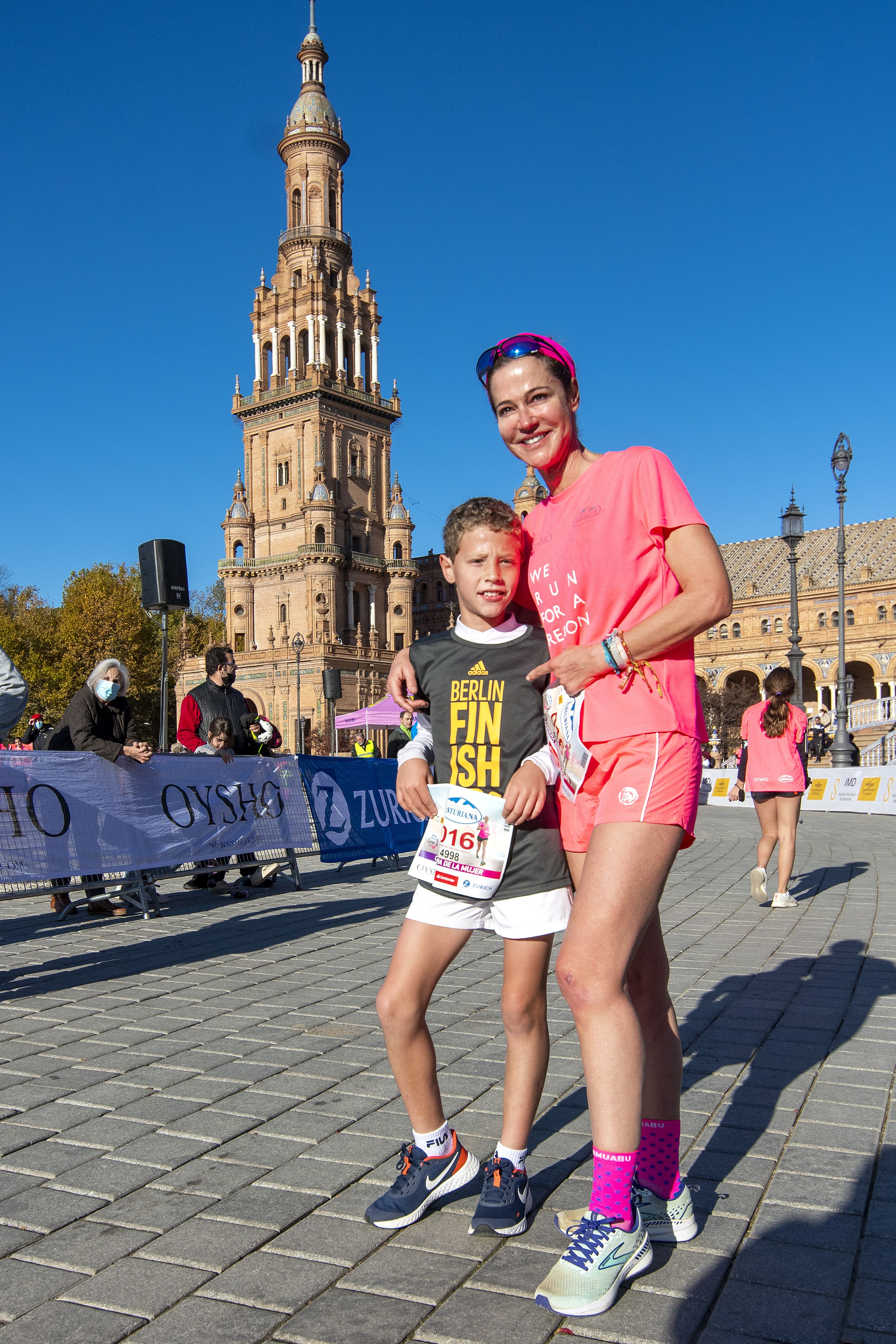Las mejores fotos de la Carrera de la Mujer Central Lechera Asturiana Sevilla 2021 (LLEGADAS A META / GALERÍA 1)