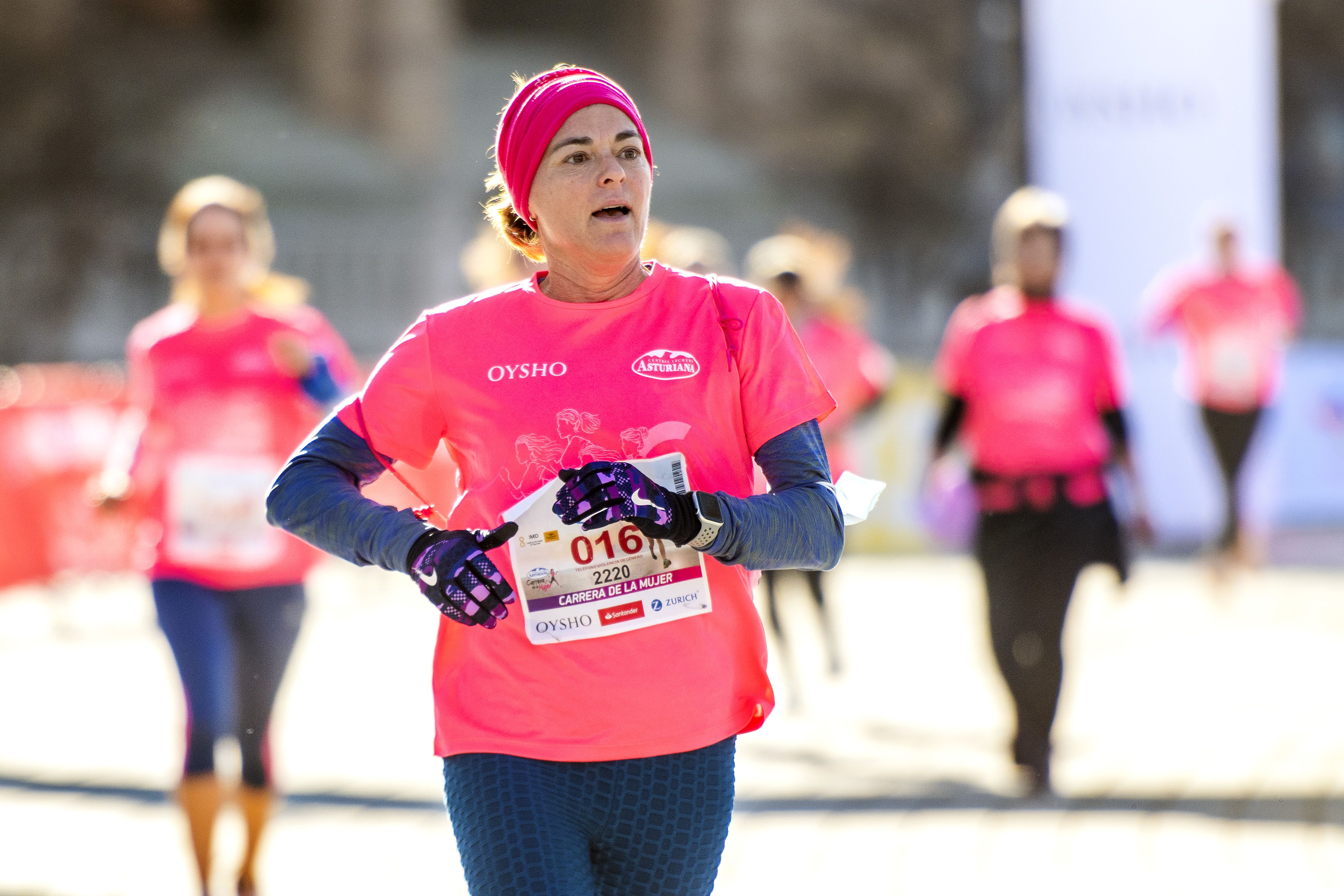 Las mejores fotos de la Carrera de la Mujer Central Lechera Asturiana Sevilla 2021 (LLEGADAS A META / GALERÍA 1)