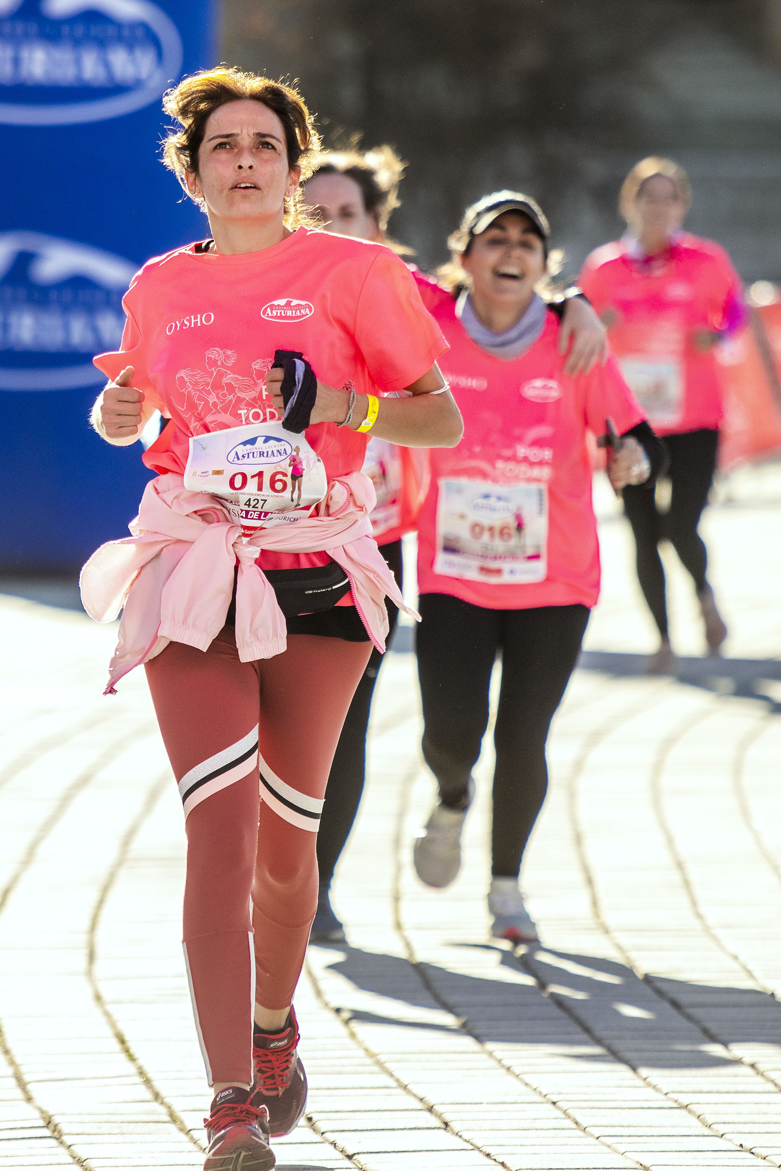 Las mejores fotos de la Carrera de la Mujer Central Lechera Asturiana Sevilla 2021 (LLEGADAS A META / GALERÍA 1)