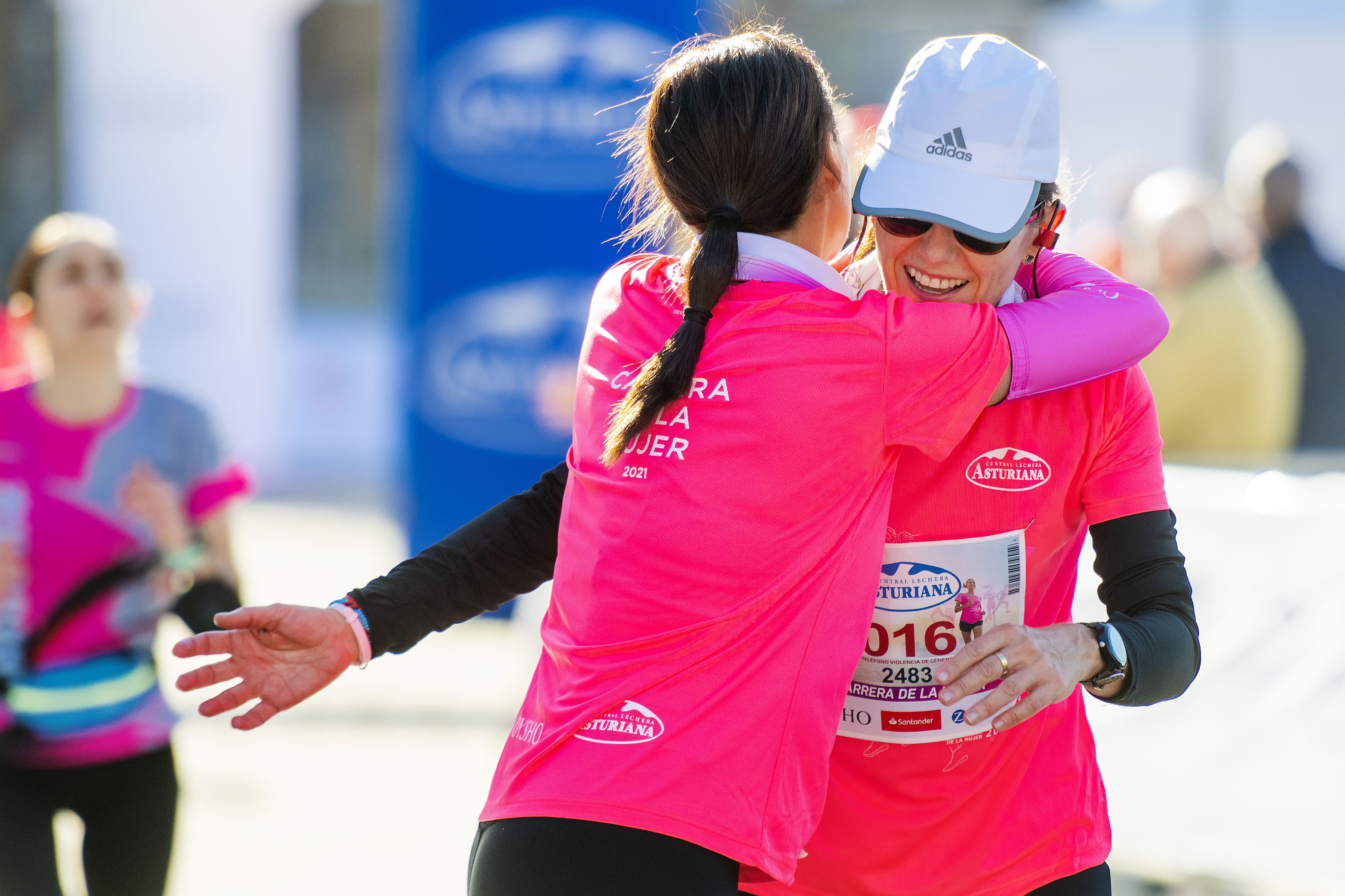 Las mejores fotos de la Carrera de la Mujer Central Lechera Asturiana Sevilla 2021 (LLEGADAS A META / GALERÍA 1)