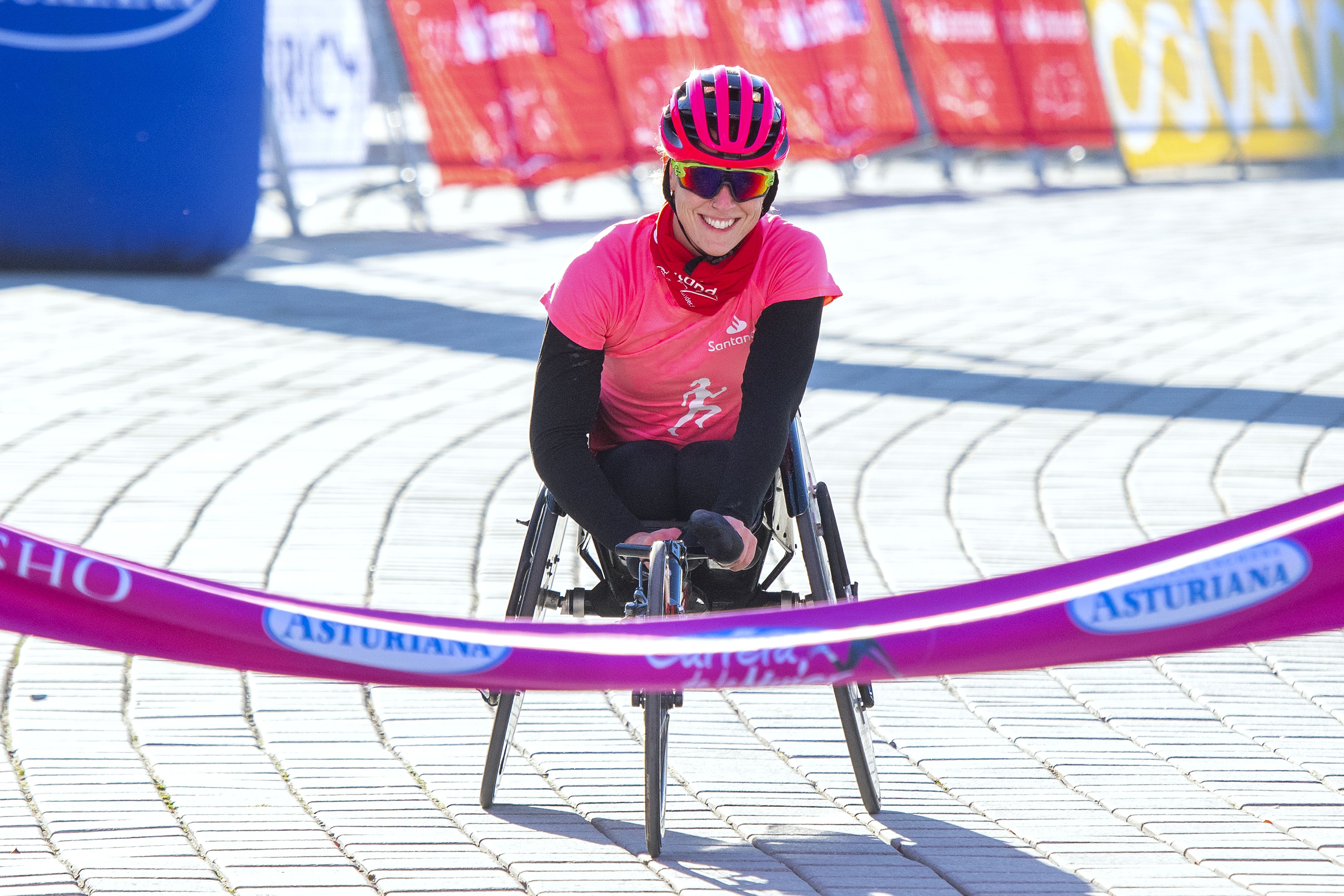 Las mejores fotos de la Carrera de la Mujer Central Lechera Asturiana Sevilla 2021 (LLEGADAS A META / GALERÍA 1)