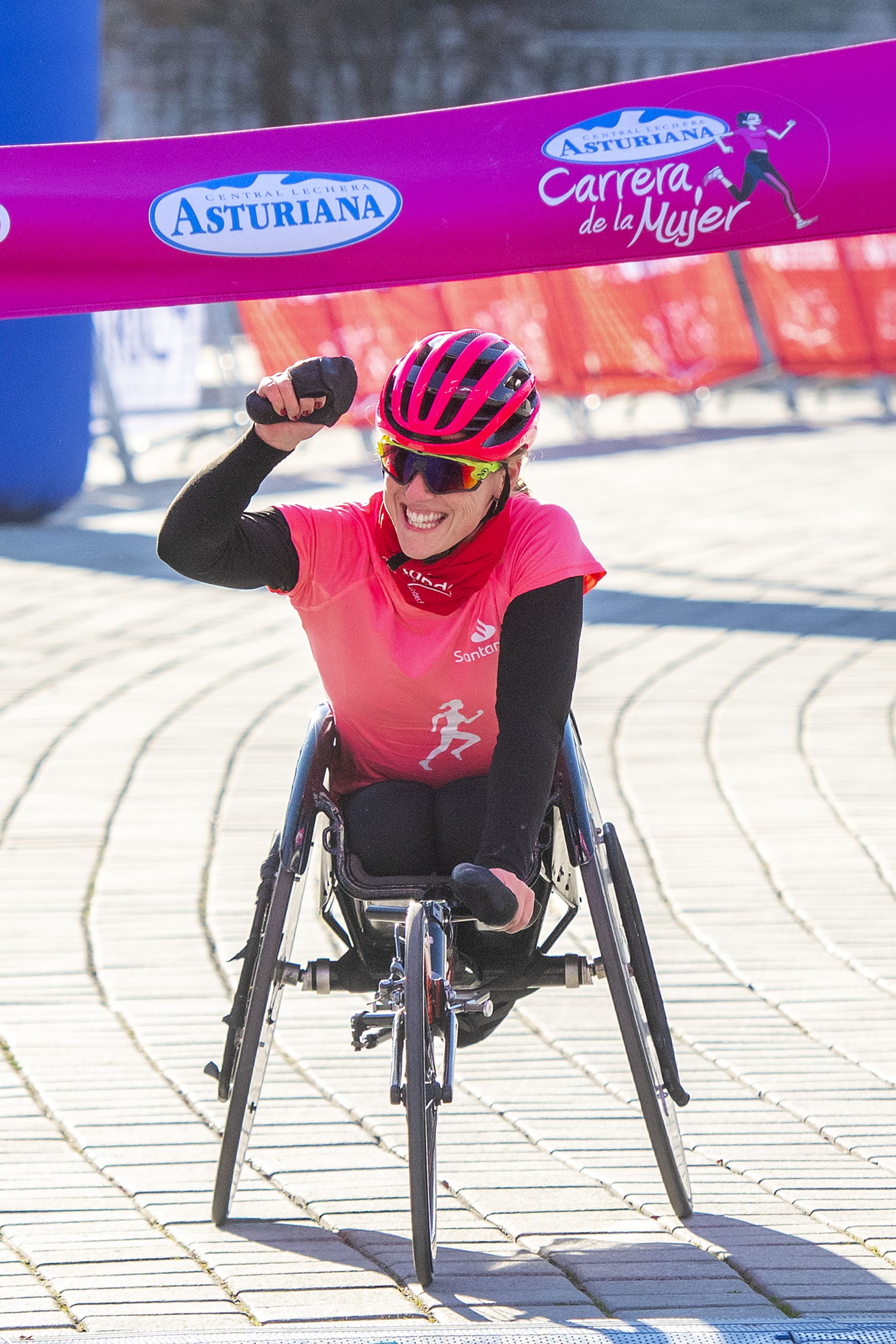 Las mejores fotos de la Carrera de la Mujer Central Lechera Asturiana Sevilla 2021 (LLEGADAS A META / GALERÍA 1)