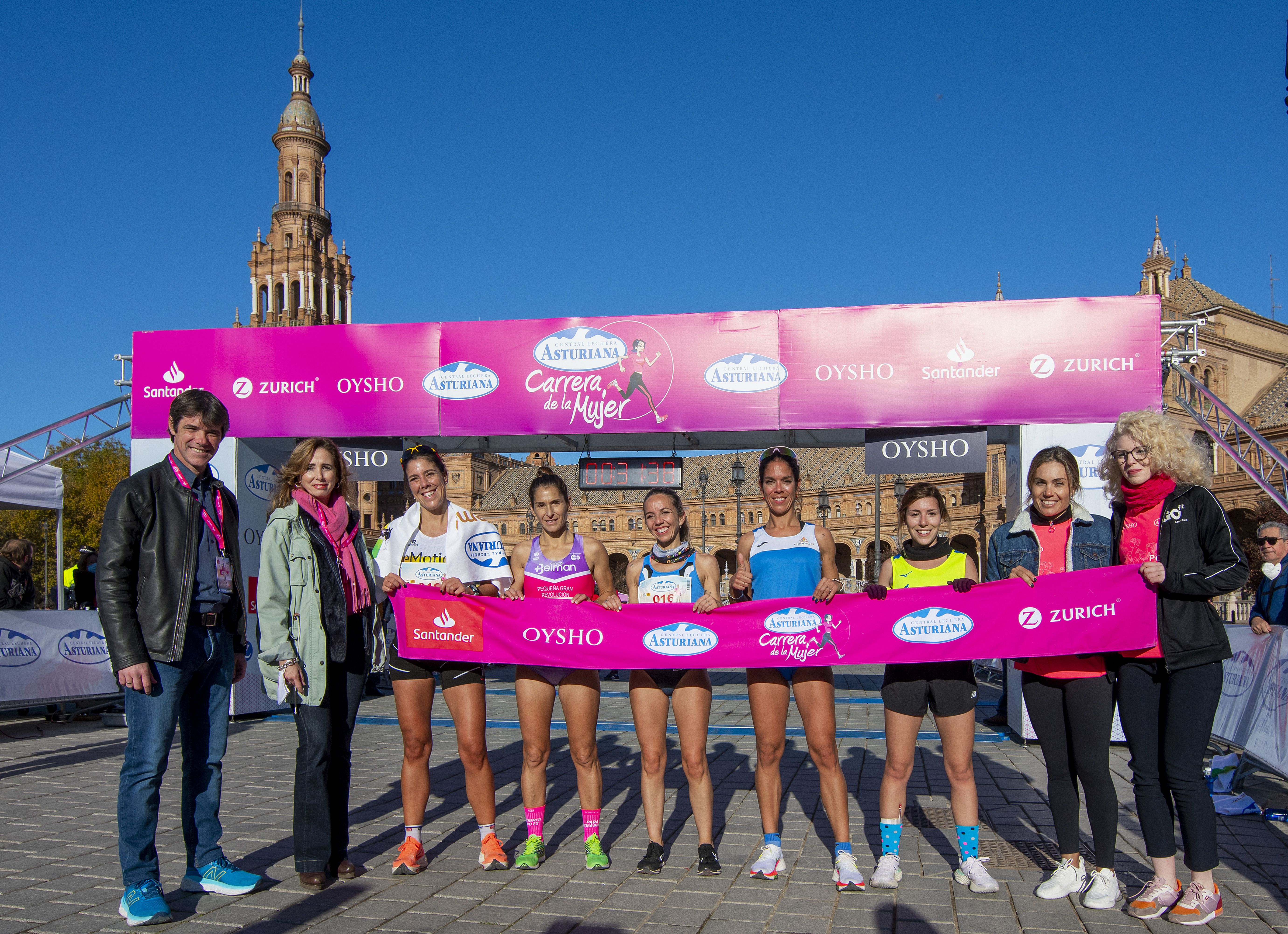 Las mejores fotos de la Carrera de la Mujer Central Lechera Asturiana Sevilla 2021 (LLEGADAS A META / GALERÍA 1)