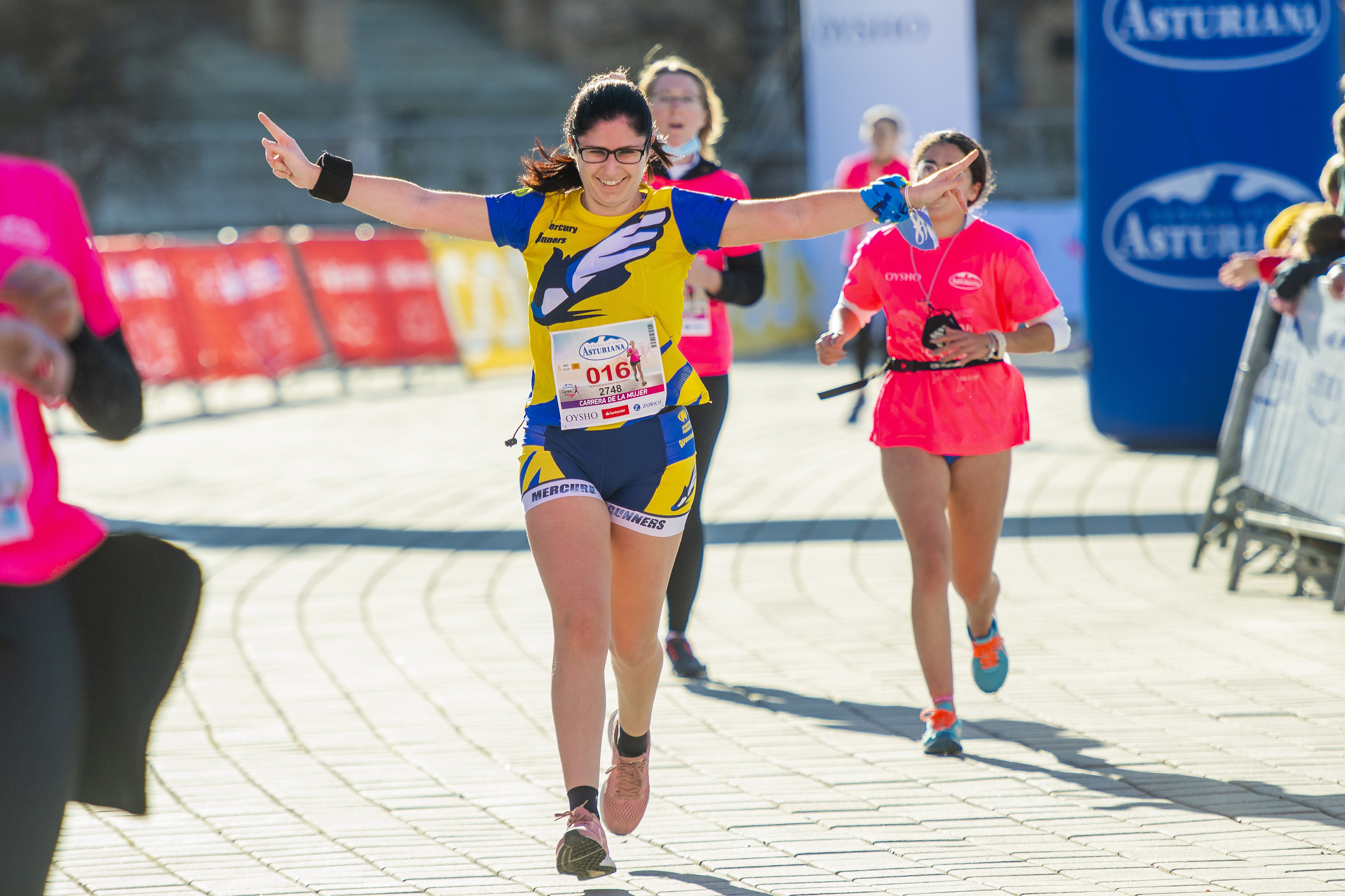 Las mejores fotos de la Carrera de la Mujer Central Lechera Asturiana Sevilla 2021 (LLEGADAS A META / GALERÍA 2)
