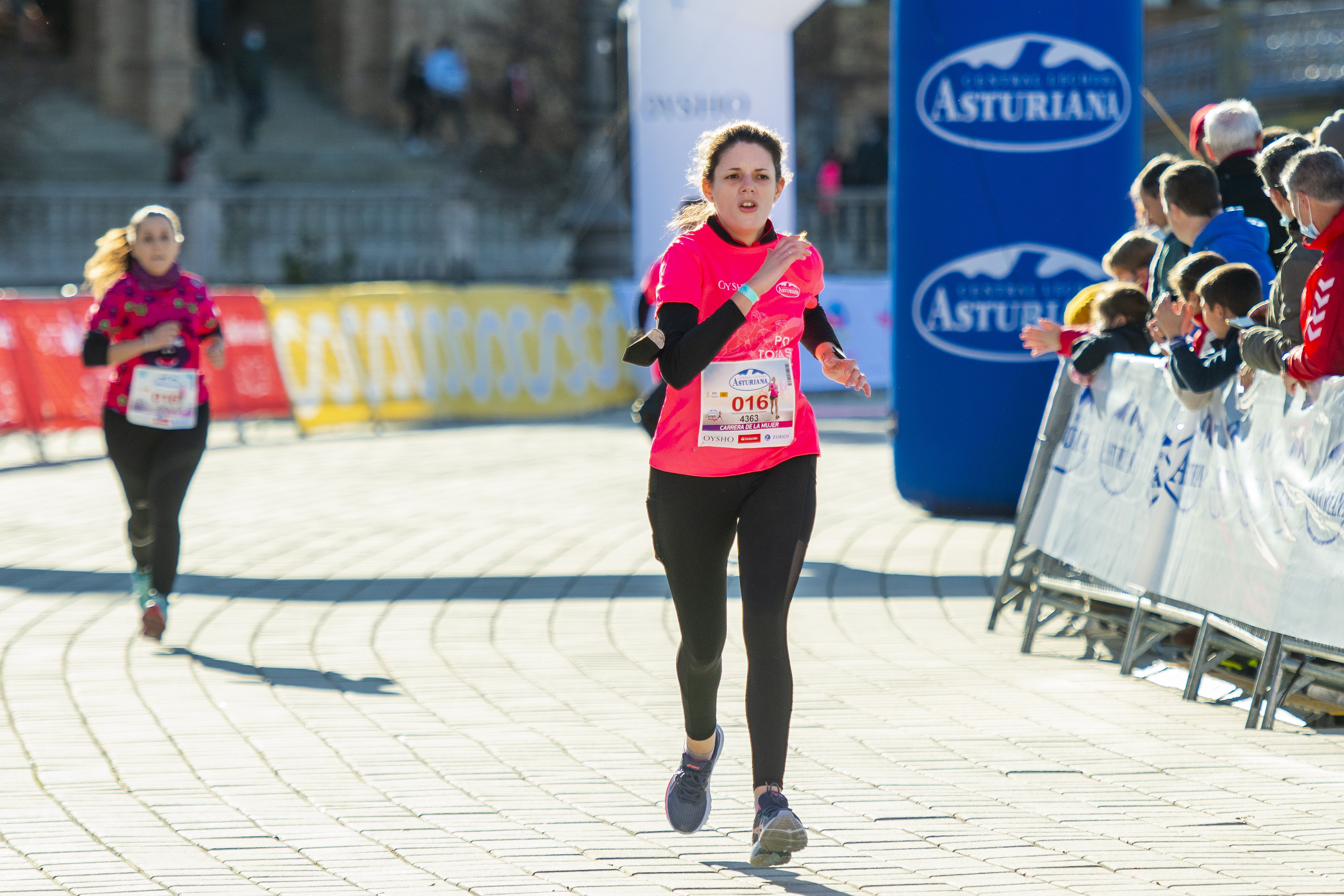 Las mejores fotos de la Carrera de la Mujer Central Lechera Asturiana Sevilla 2021 (LLEGADAS A META / GALERÍA 2)