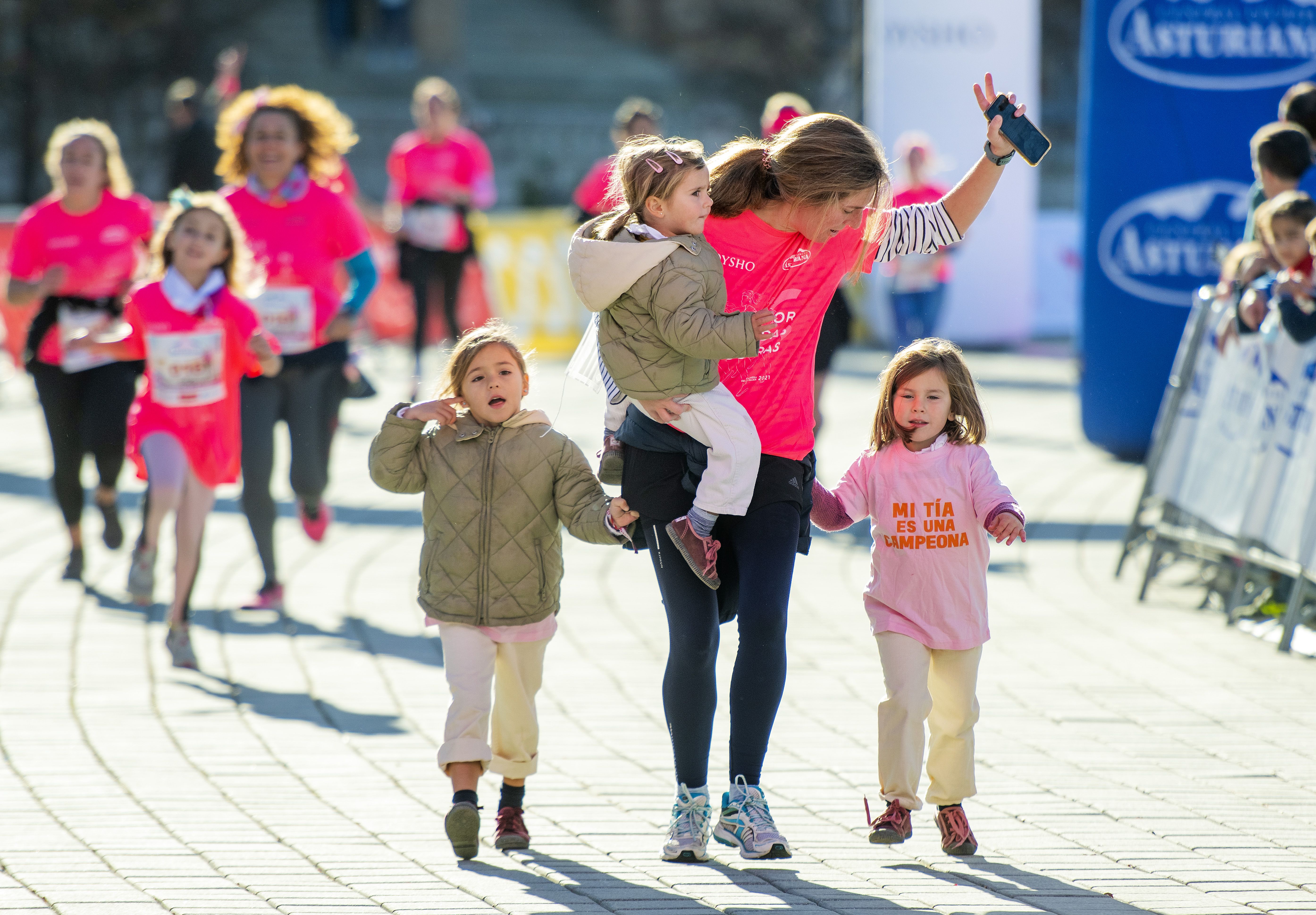 Las mejores fotos de la Carrera de la Mujer Central Lechera Asturiana Sevilla 2021 (LLEGADAS A META / GALERÍA 2)