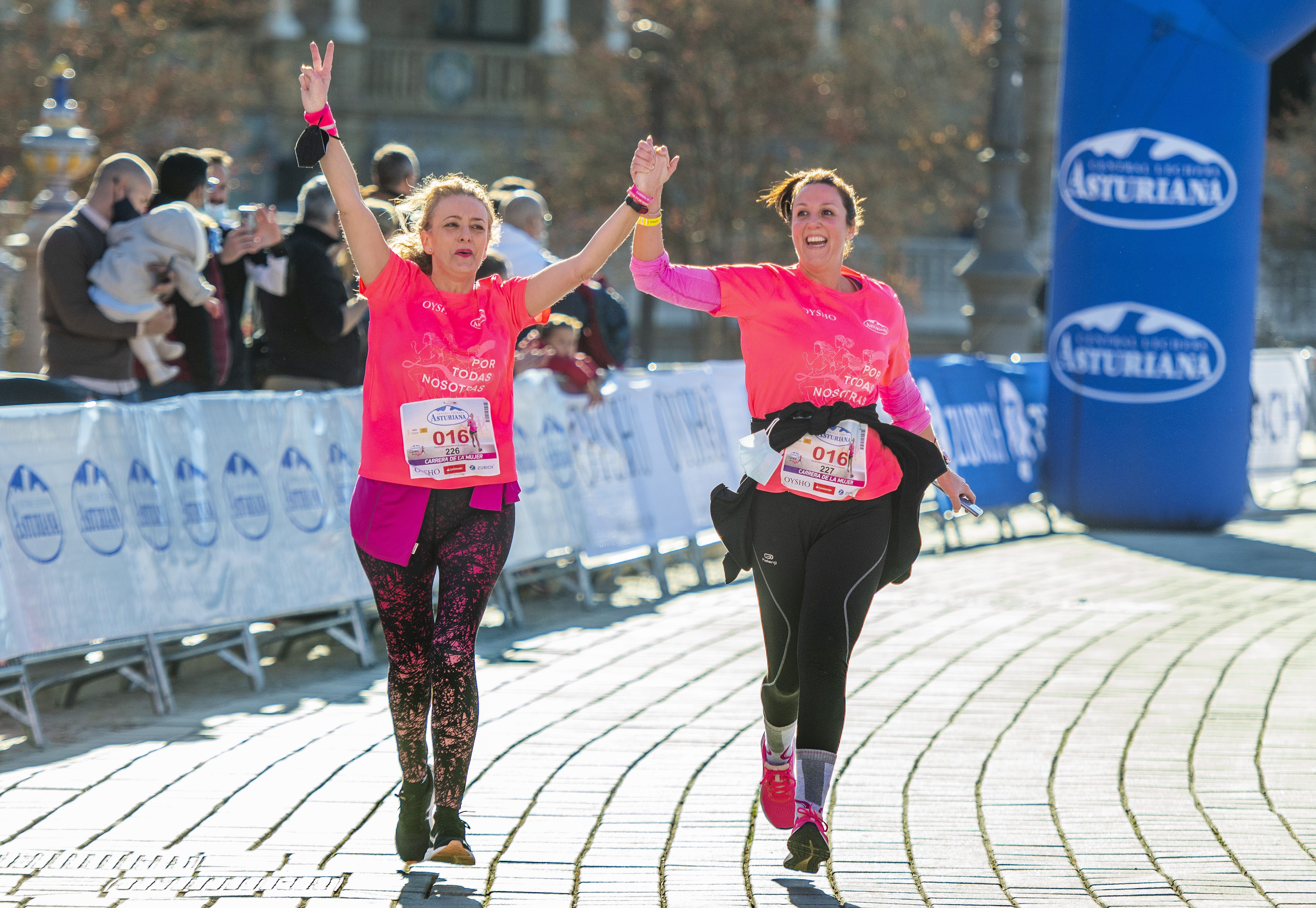 Las mejores fotos de la Carrera de la Mujer Central Lechera Asturiana Sevilla 2021 (LLEGADAS A META / GALERÍA 2)