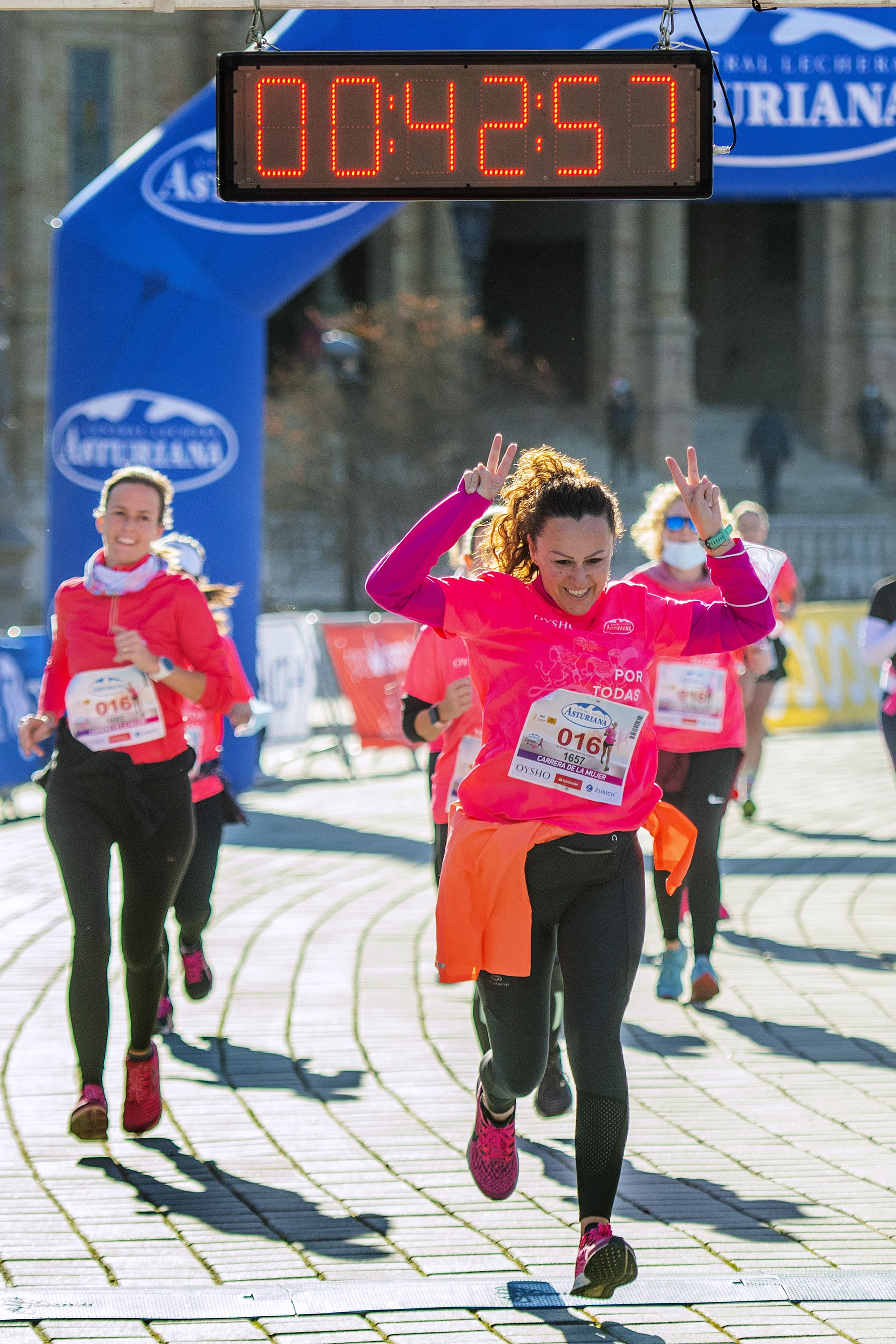 Las mejores fotos de la Carrera de la Mujer Central Lechera Asturiana Sevilla 2021 (LLEGADAS A META / GALERÍA 2)