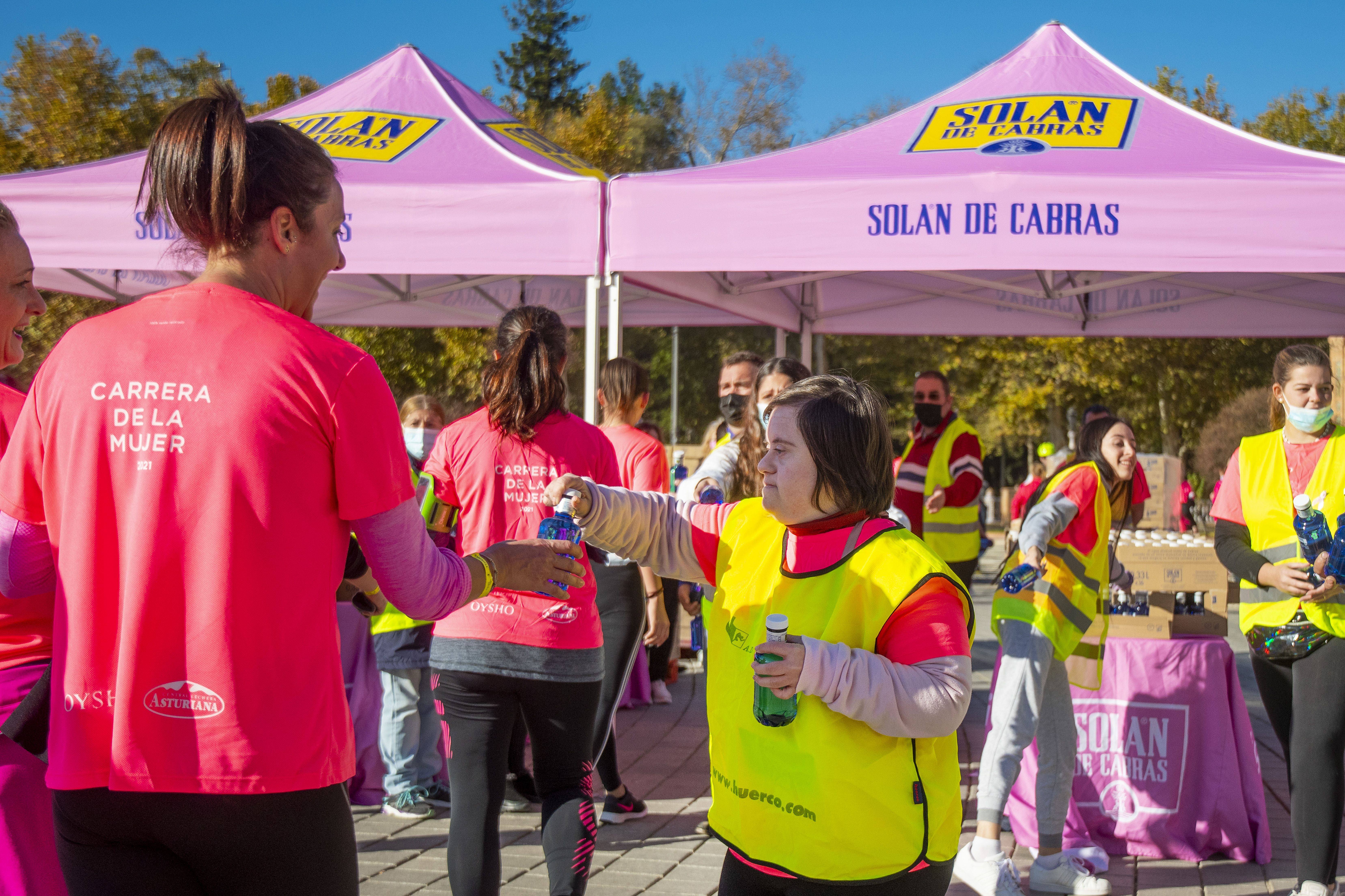 Las mejores fotos de la Carrera de la Mujer Central Lechera Asturiana Sevilla 2021 (LLEGADAS A META / GALERÍA 2)