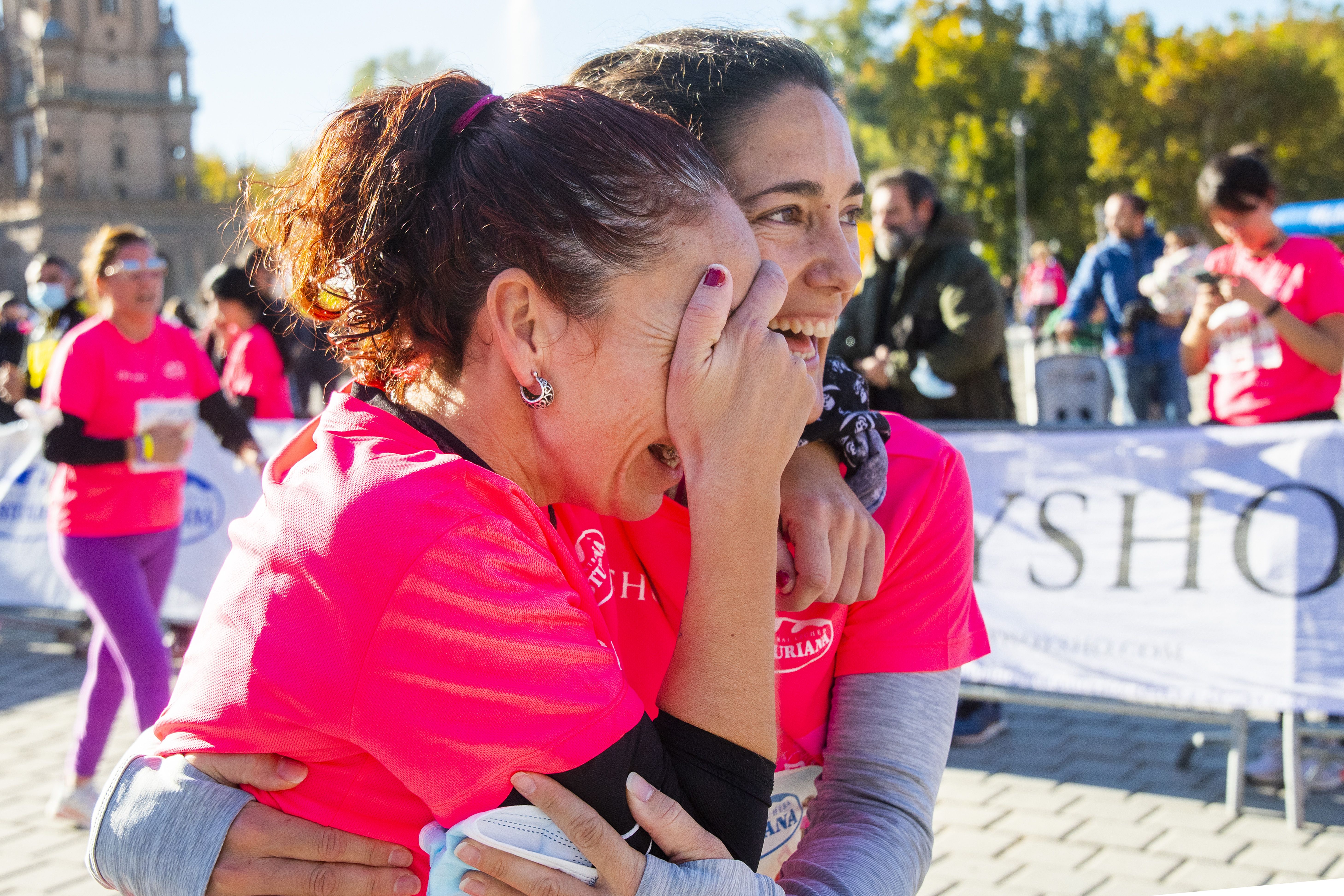Las mejores fotos de la Carrera de la Mujer Central Lechera Asturiana Sevilla 2021 (LLEGADAS A META / GALERÍA 2)