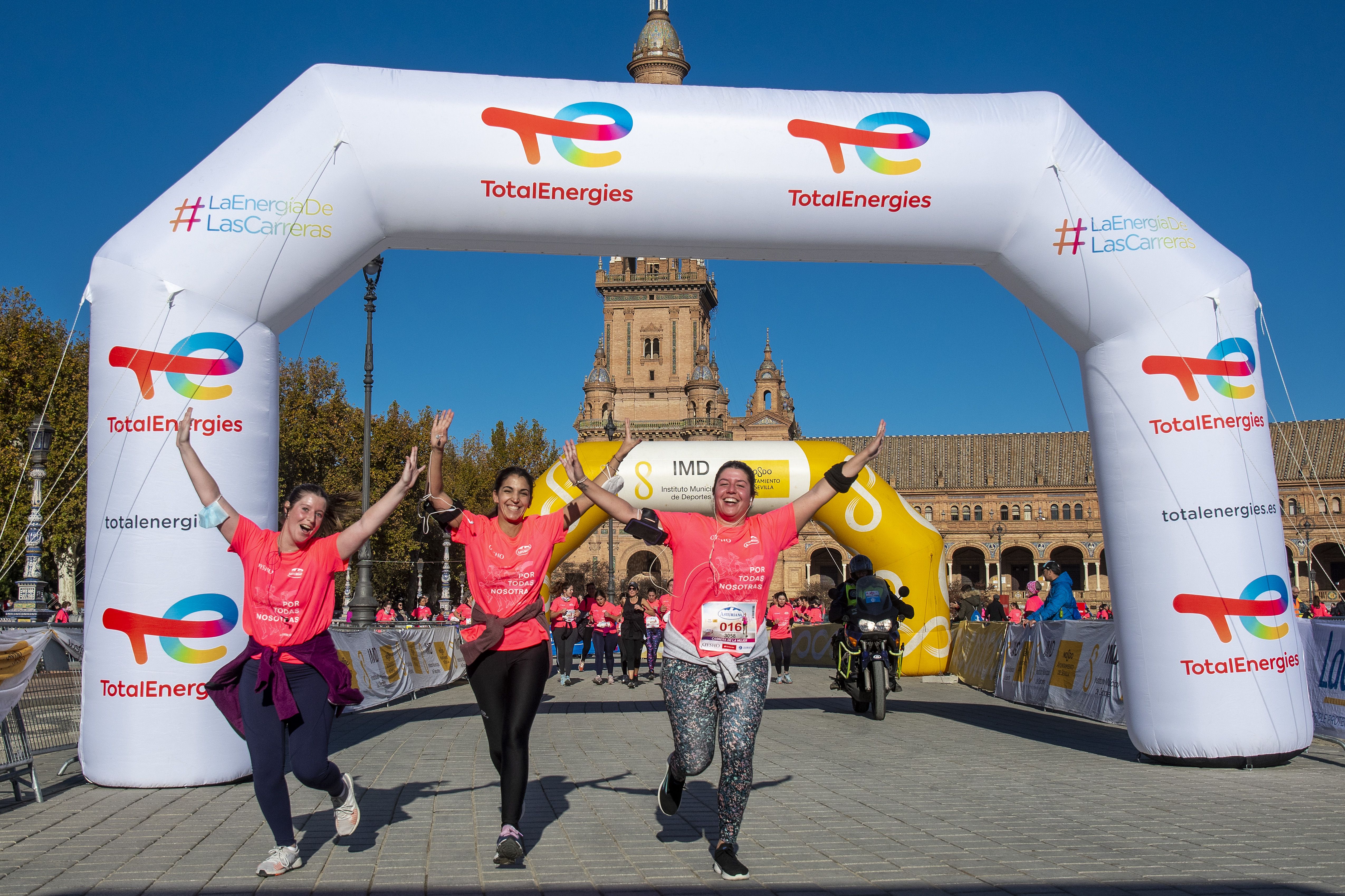 Las mejores fotos de la Carrera de la Mujer Central Lechera Asturiana Sevilla 2021 (LLEGADAS A META / GALERÍA 3)