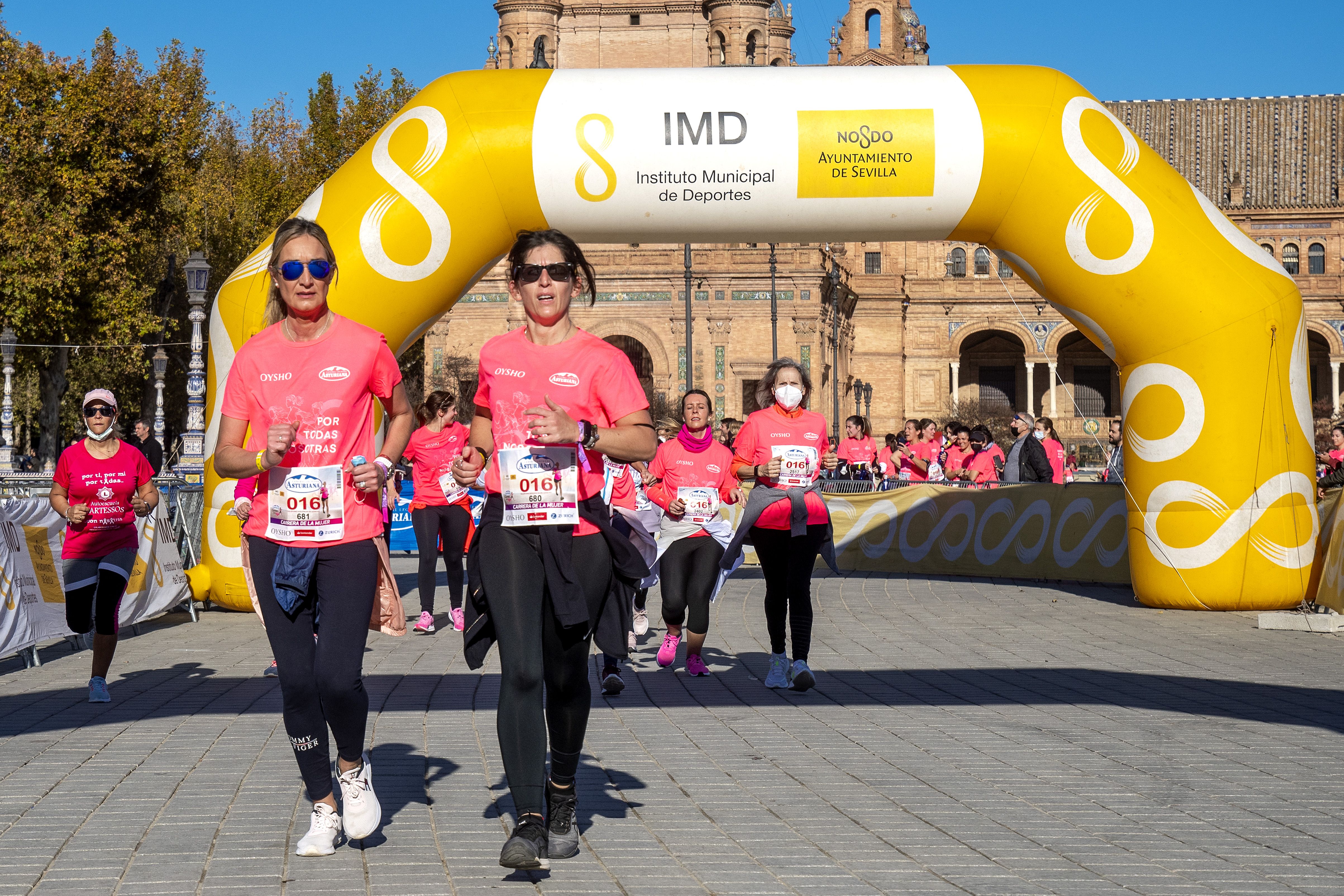 Las mejores fotos de la Carrera de la Mujer Central Lechera Asturiana Sevilla 2021 (LLEGADAS A META / GALERÍA 3)