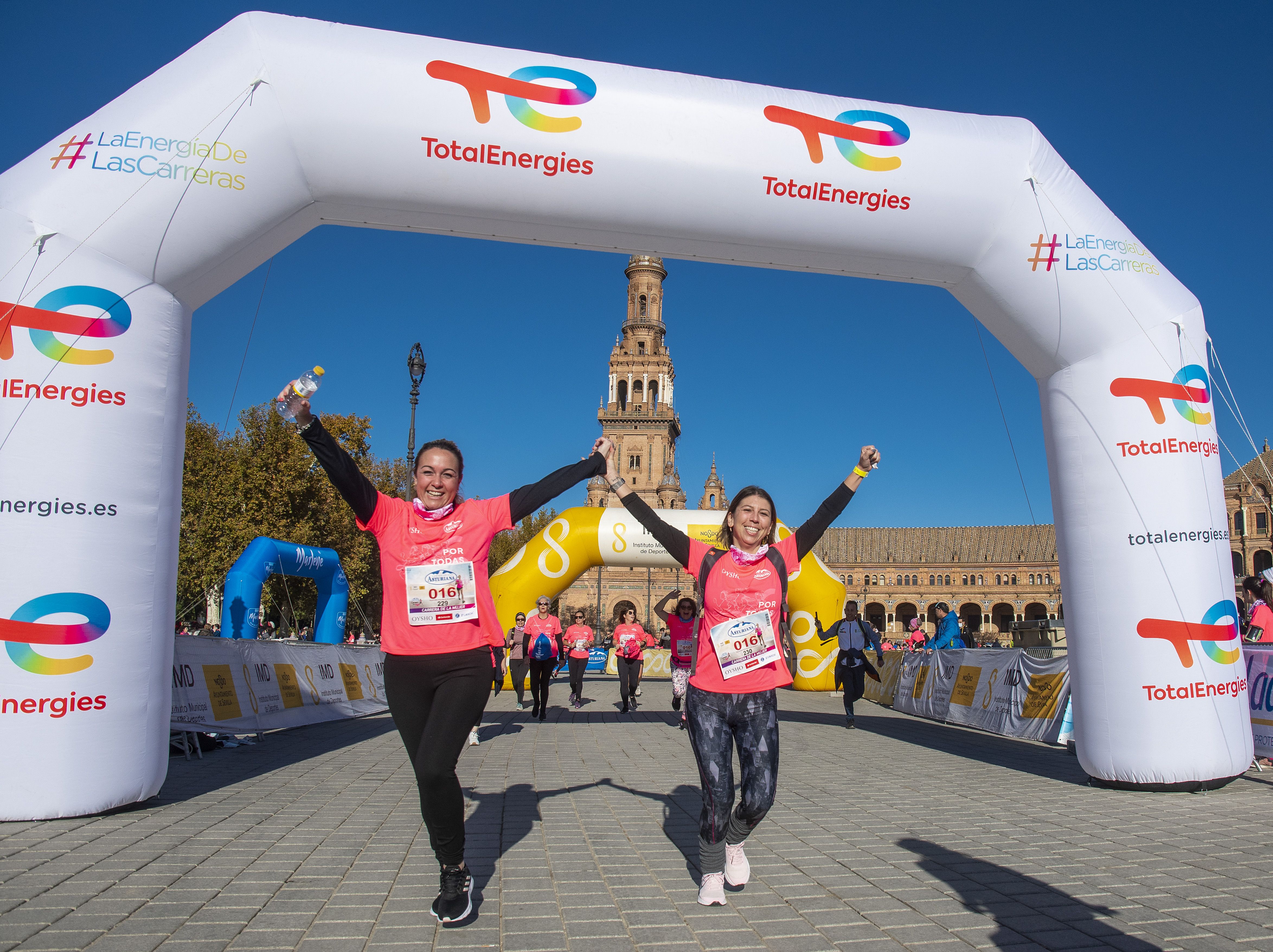 Las mejores fotos de la Carrera de la Mujer Central Lechera Asturiana Sevilla 2021 (LLEGADAS A META / GALERÍA 3)