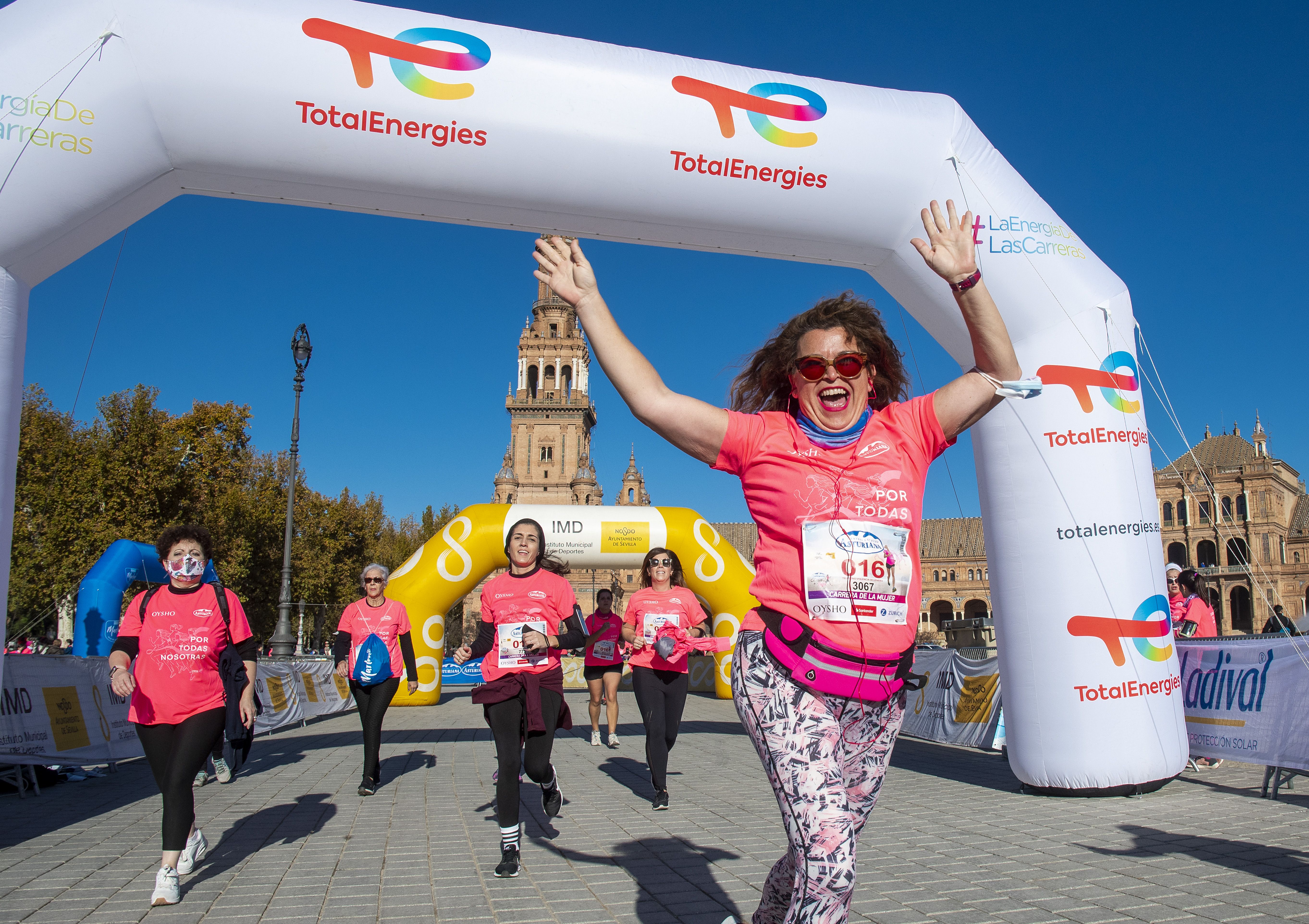 Las mejores fotos de la Carrera de la Mujer Central Lechera Asturiana Sevilla 2021 (LLEGADAS A META / GALERÍA 3)