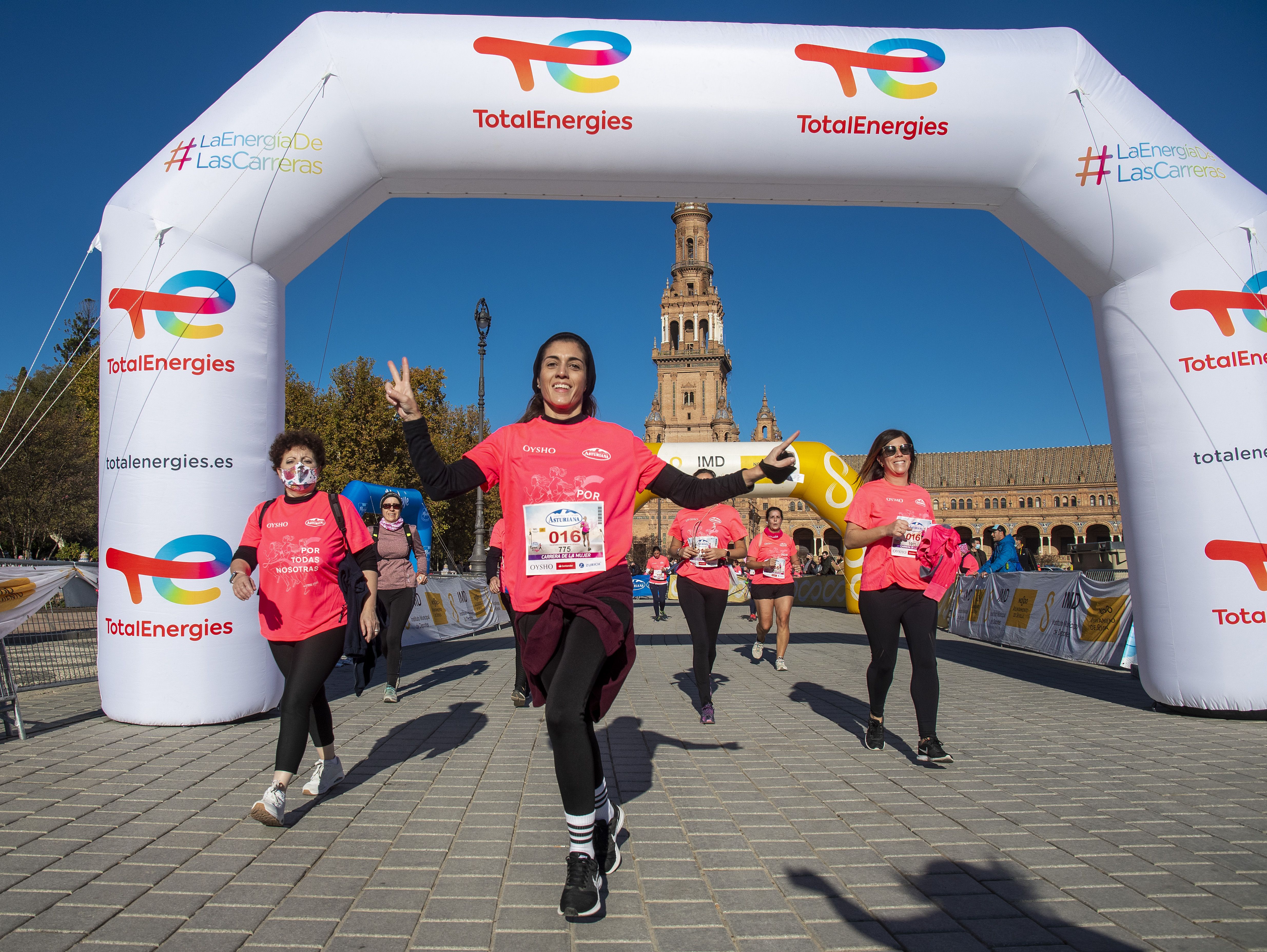 Las mejores fotos de la Carrera de la Mujer Central Lechera Asturiana Sevilla 2021 (LLEGADAS A META / GALERÍA 3)