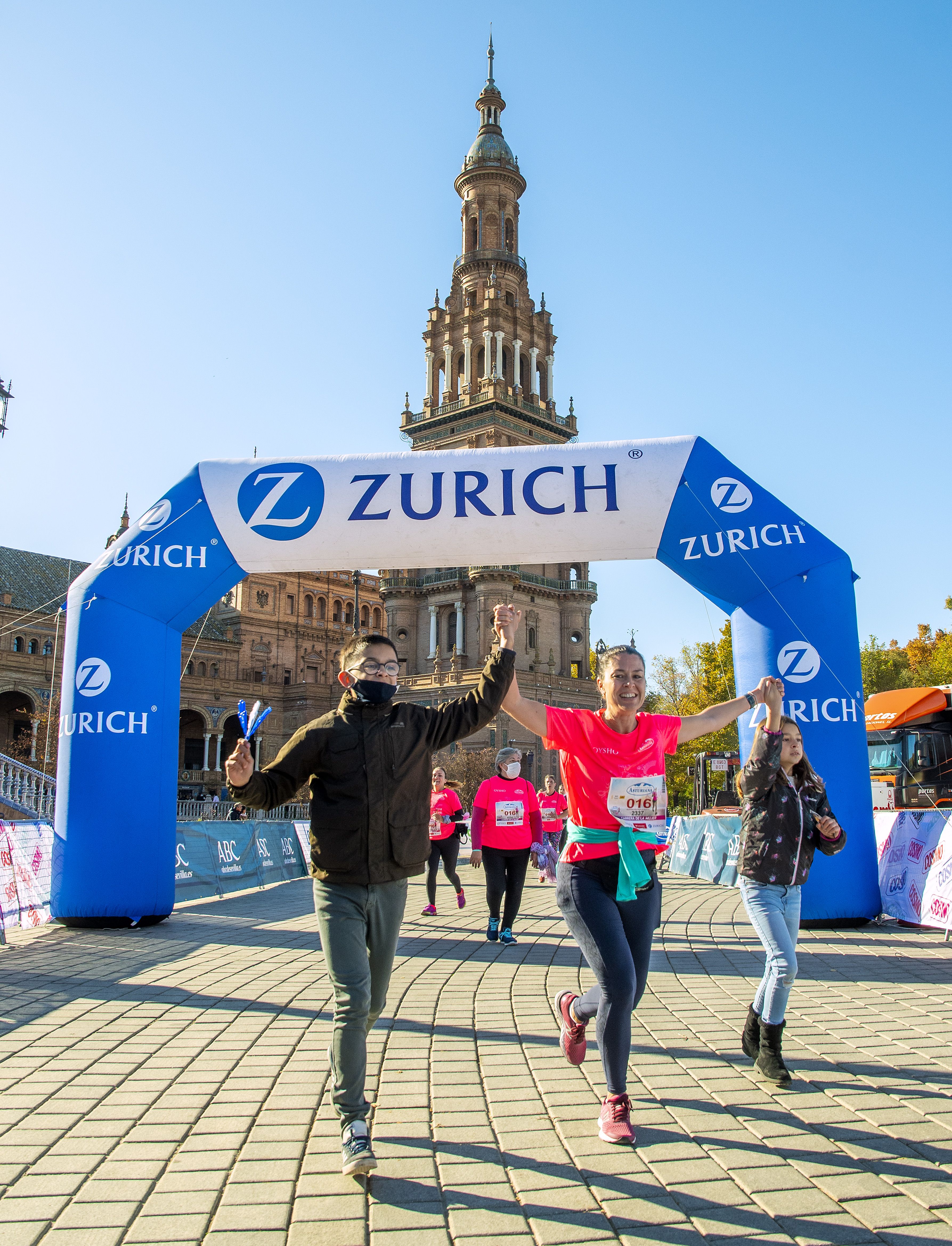 Las mejores fotos de la Carrera de la Mujer Central Lechera Asturiana Sevilla 2021 (LLEGADAS A META / GALERÍA 3)