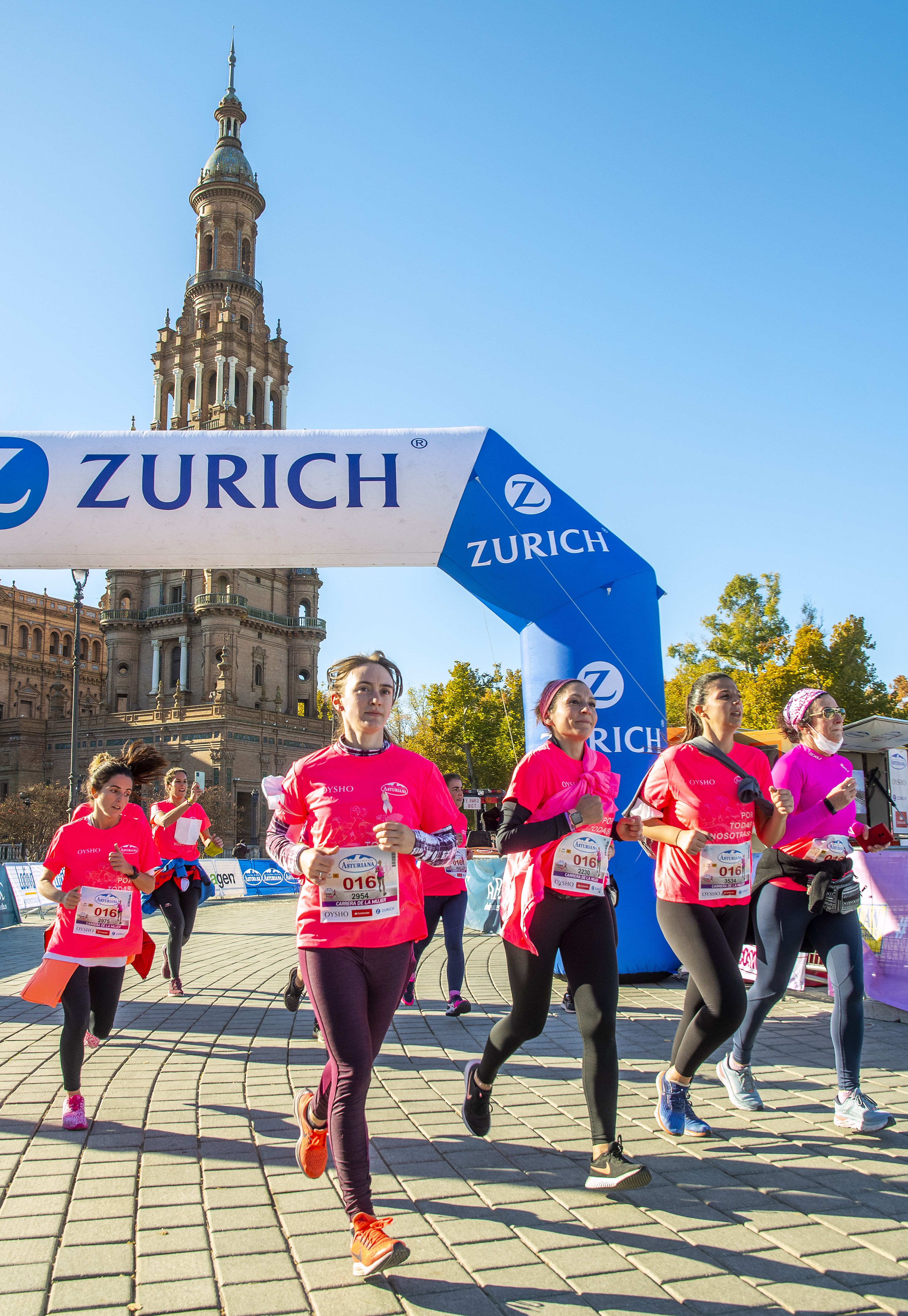 Las mejores fotos de la Carrera de la Mujer Central Lechera Asturiana Sevilla 2021 (LLEGADAS A META / GALERÍA 3)