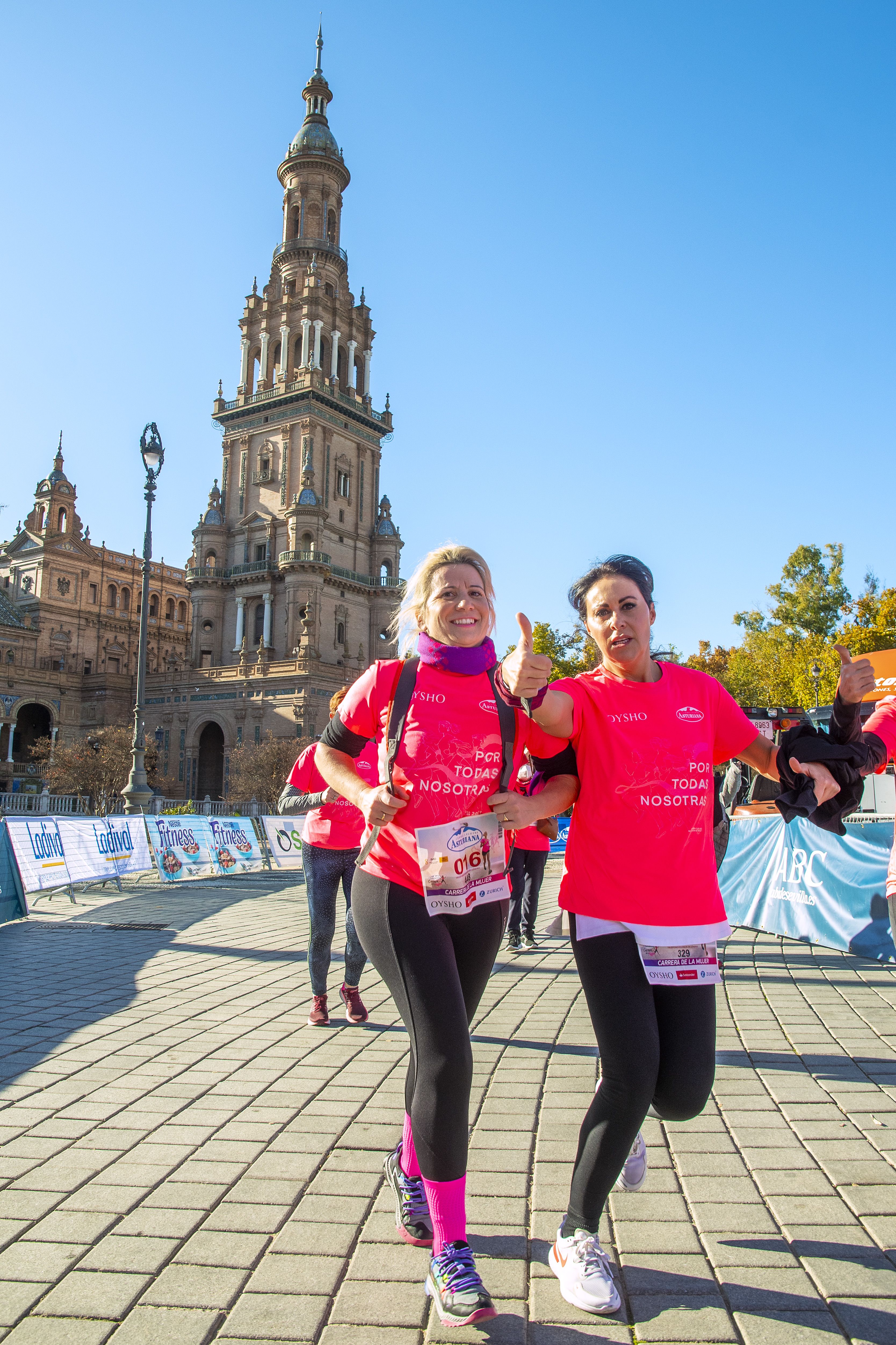 Las mejores fotos de la Carrera de la Mujer Central Lechera Asturiana Sevilla 2021 (LLEGADAS A META / GALERÍA 3)