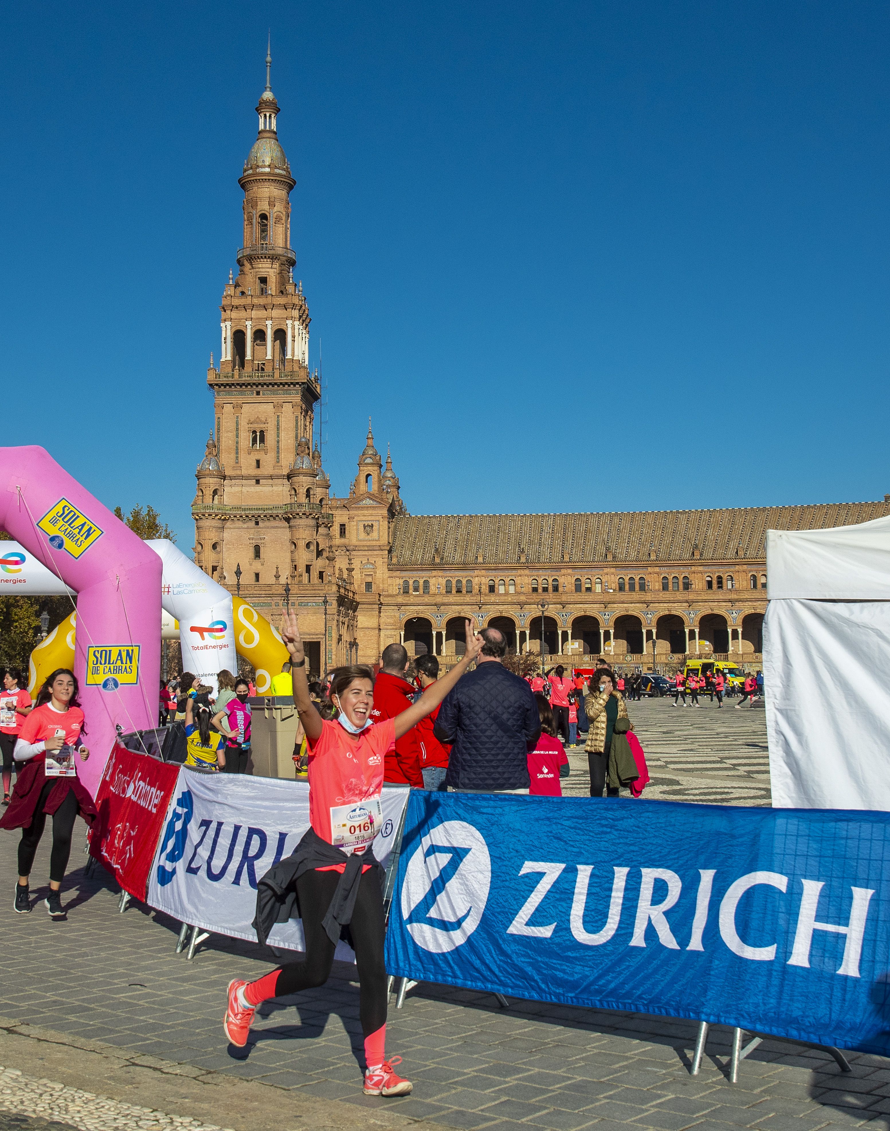 Las mejores fotos de la Carrera de la Mujer Central Lechera Asturiana Sevilla 2021 (LLEGADAS A META / GALERÍA 3)