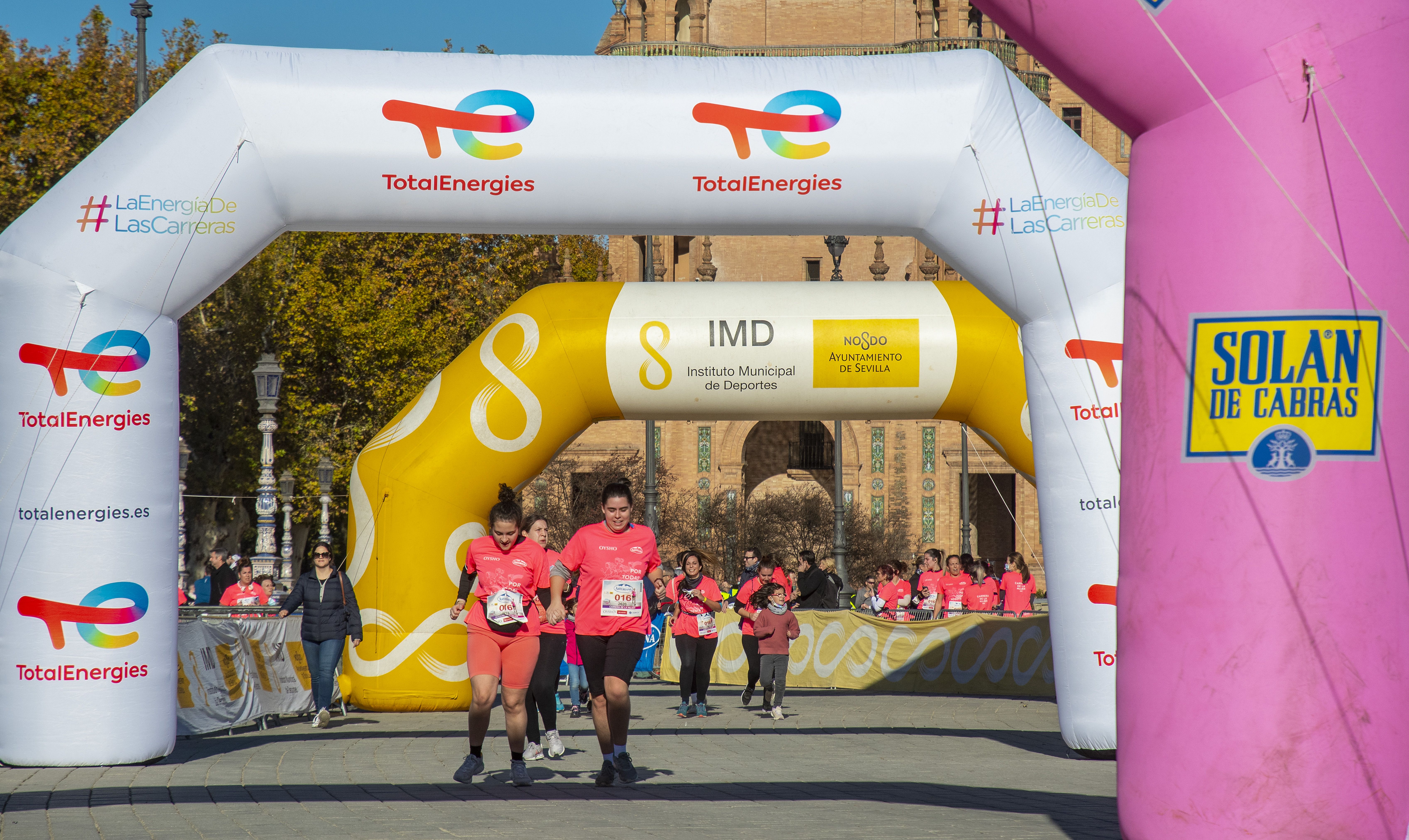 Las mejores fotos de la Carrera de la Mujer Central Lechera Asturiana Sevilla 2021 (LLEGADAS A META / GALERÍA 3)