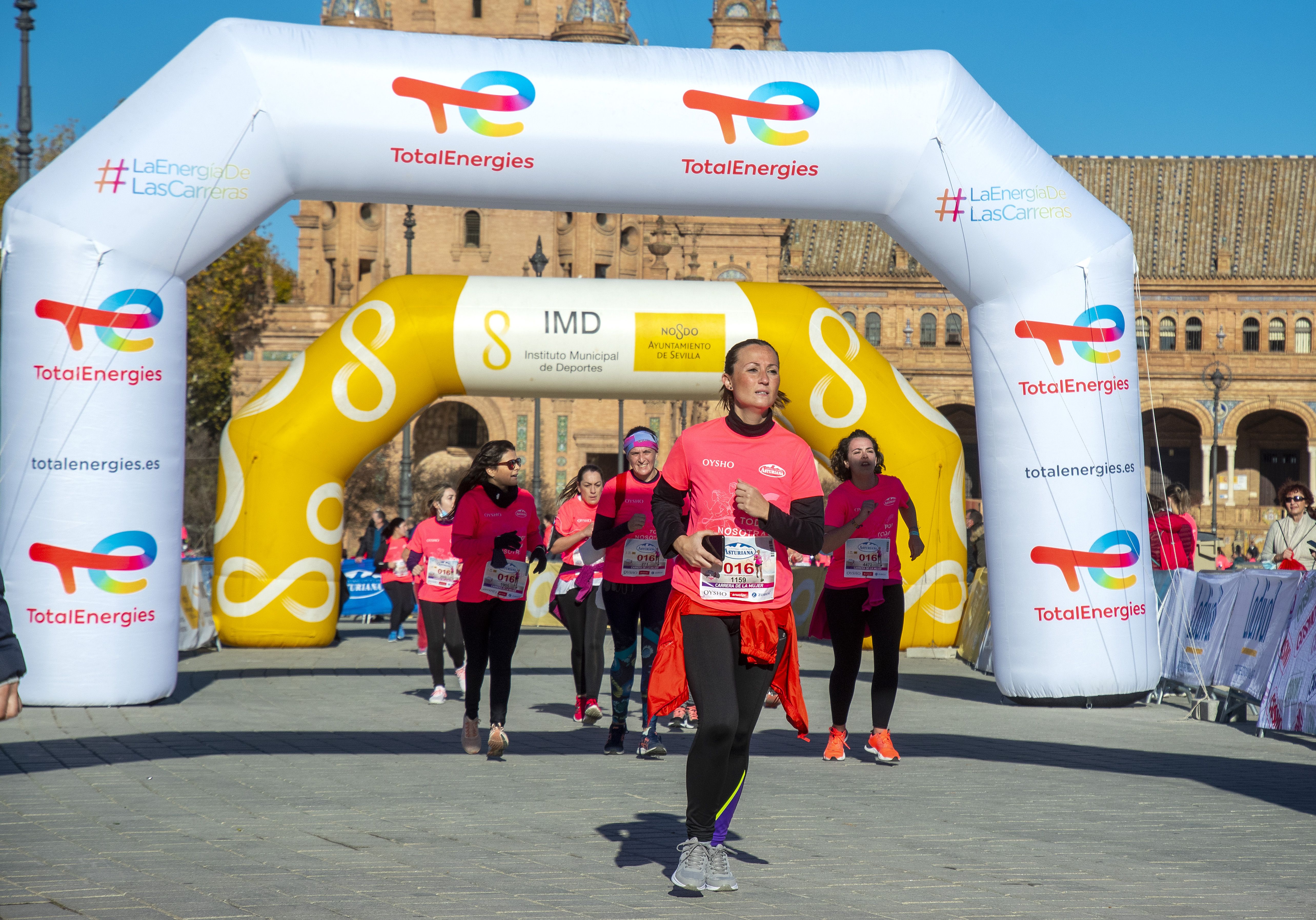 Las mejores fotos de la Carrera de la Mujer Central Lechera Asturiana Sevilla 2021 (LLEGADAS A META / GALERÍA 3)
